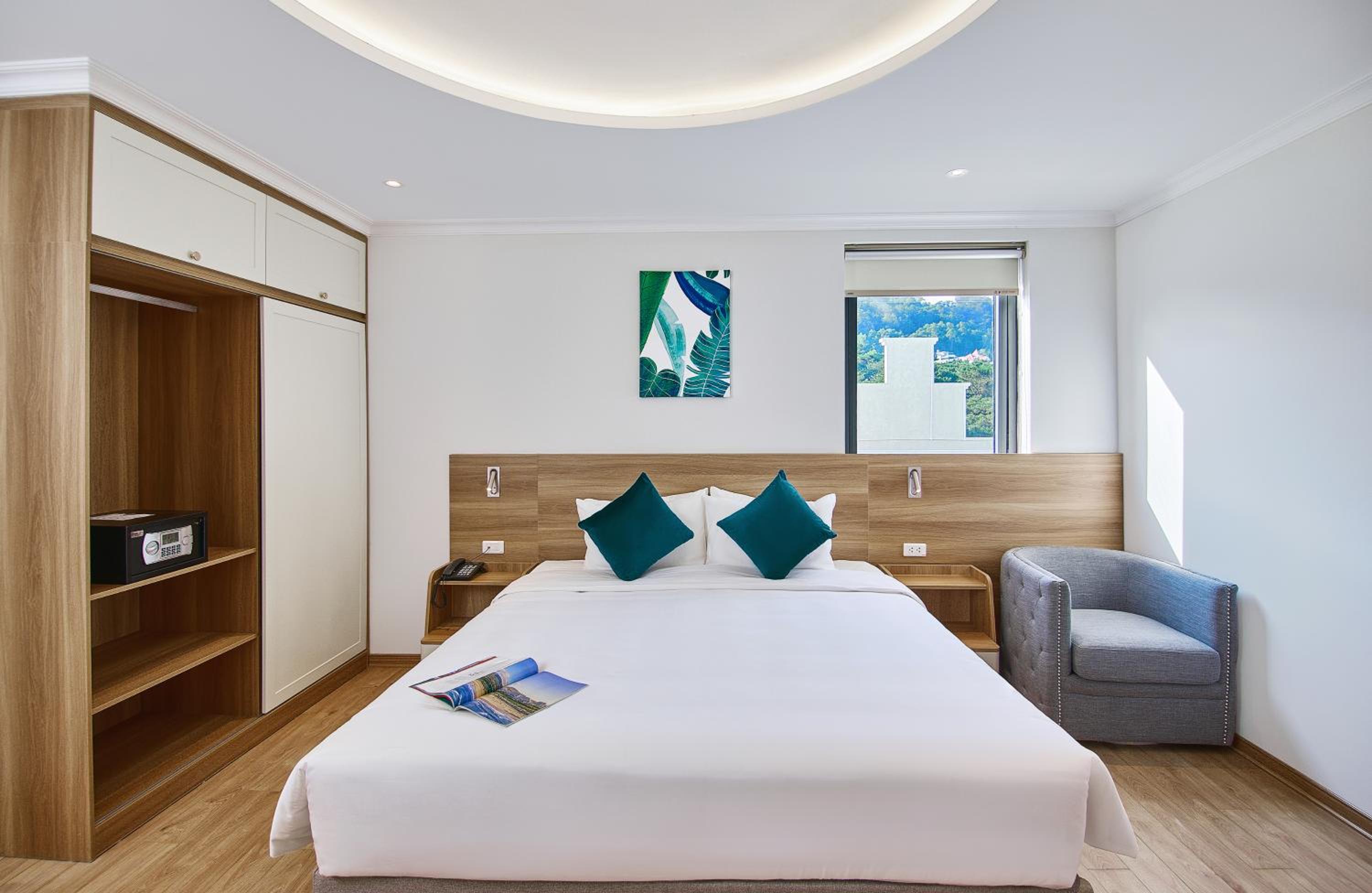 Superior Deluxe Double or Twin Room  photo 2