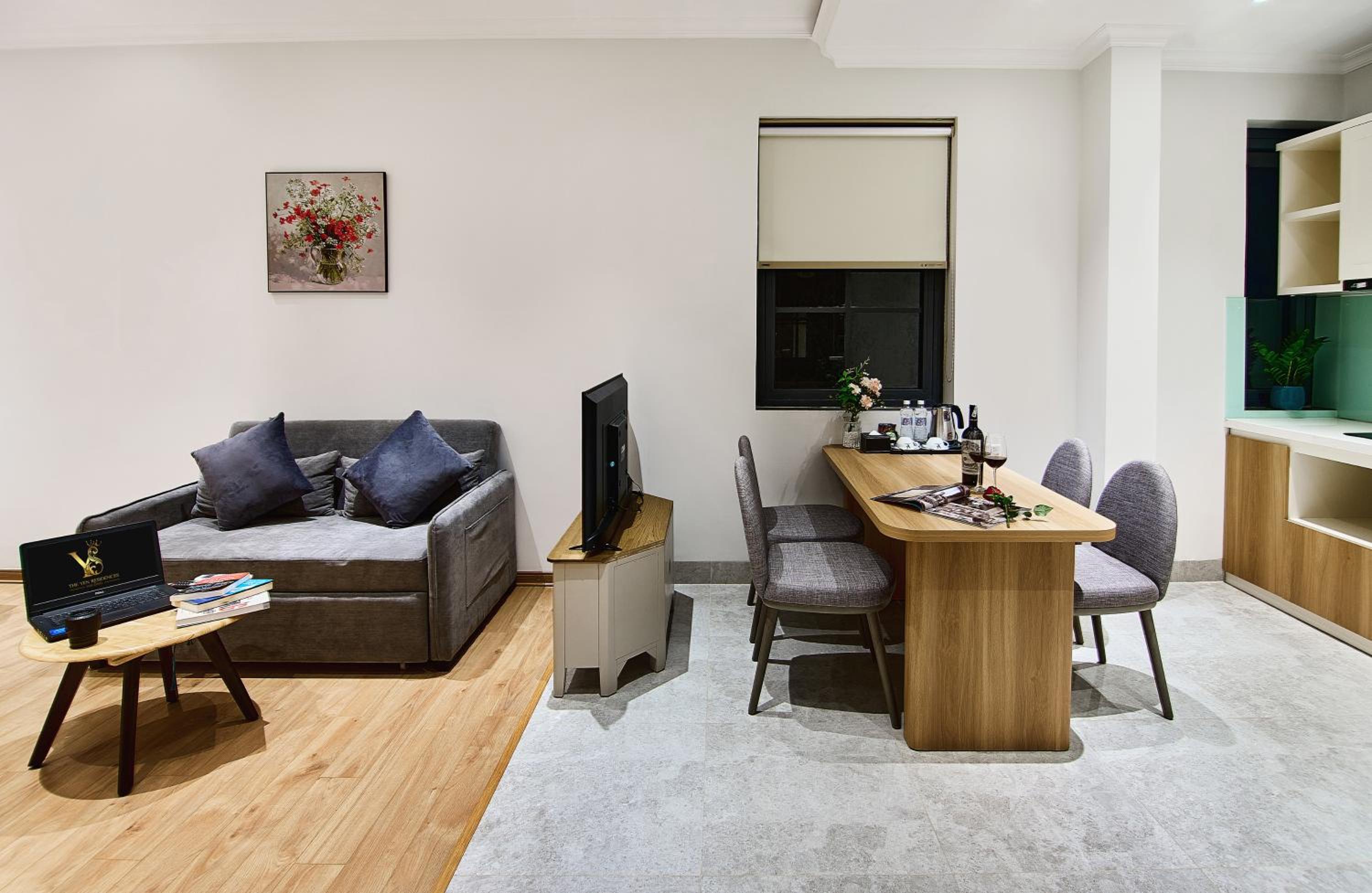 Superior Double or Twin Room with City View photo 2
