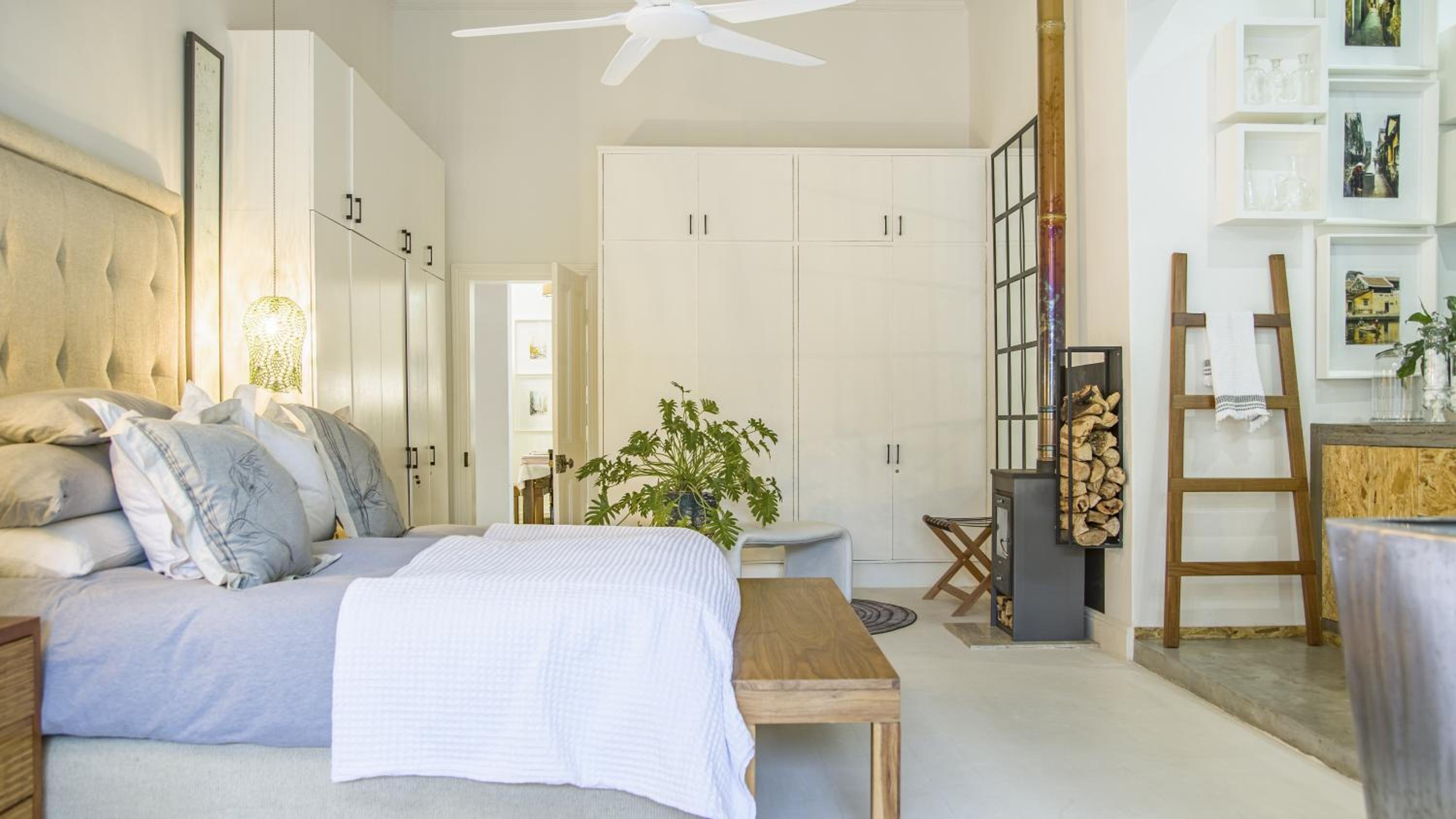 Two-Bedroom House - Photo 18