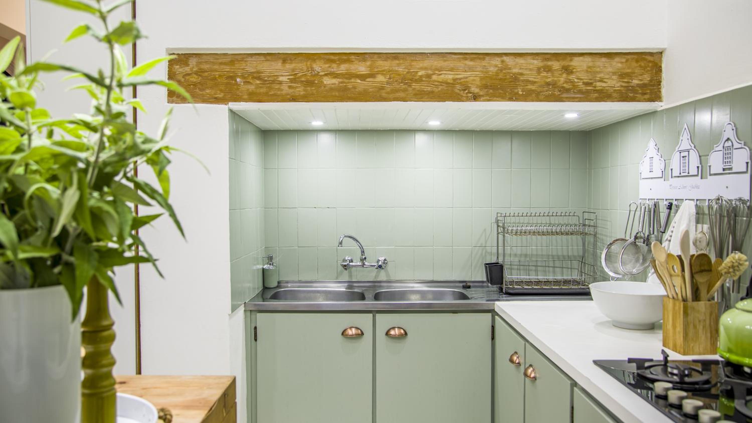 Two-Bedroom House - Photo 10