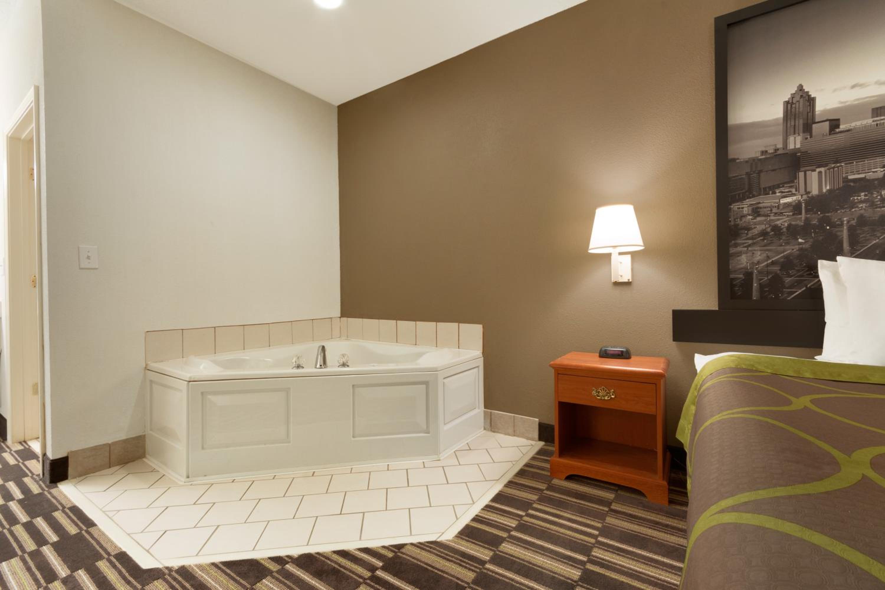 Superior King Room with Spa Bath-  Non-Smoking - Photo 3