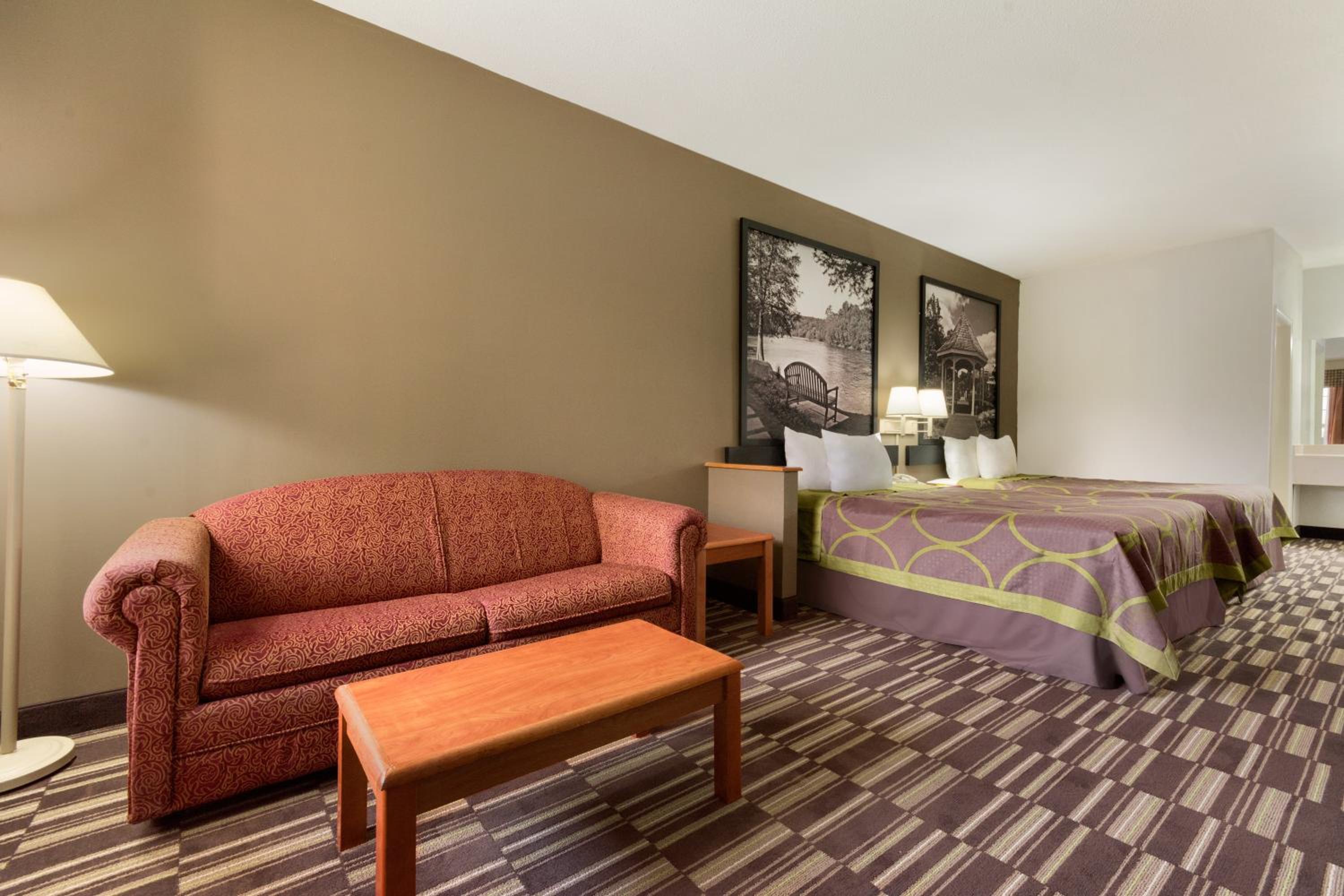 Deluxe Double Suite with Two Double Beds - Non-Smoking - Photo 1