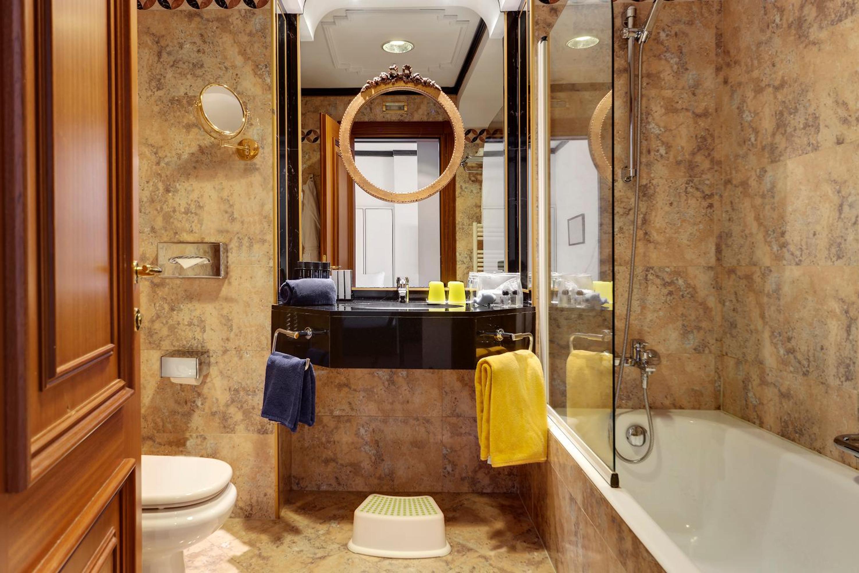 Family triple room