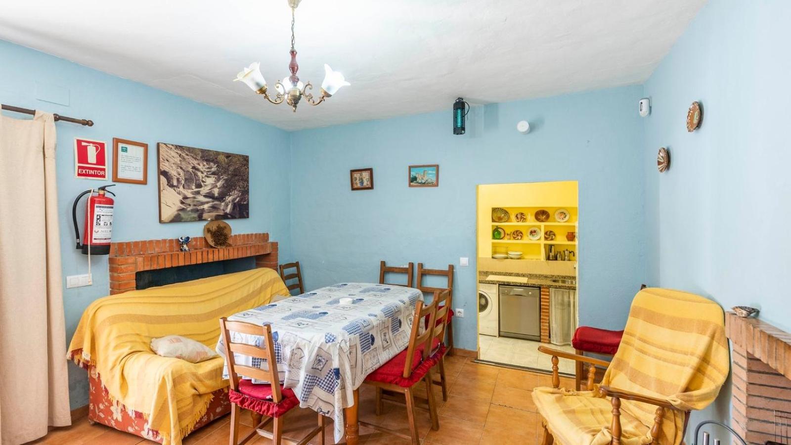 Three-Bedroom House photo 2
