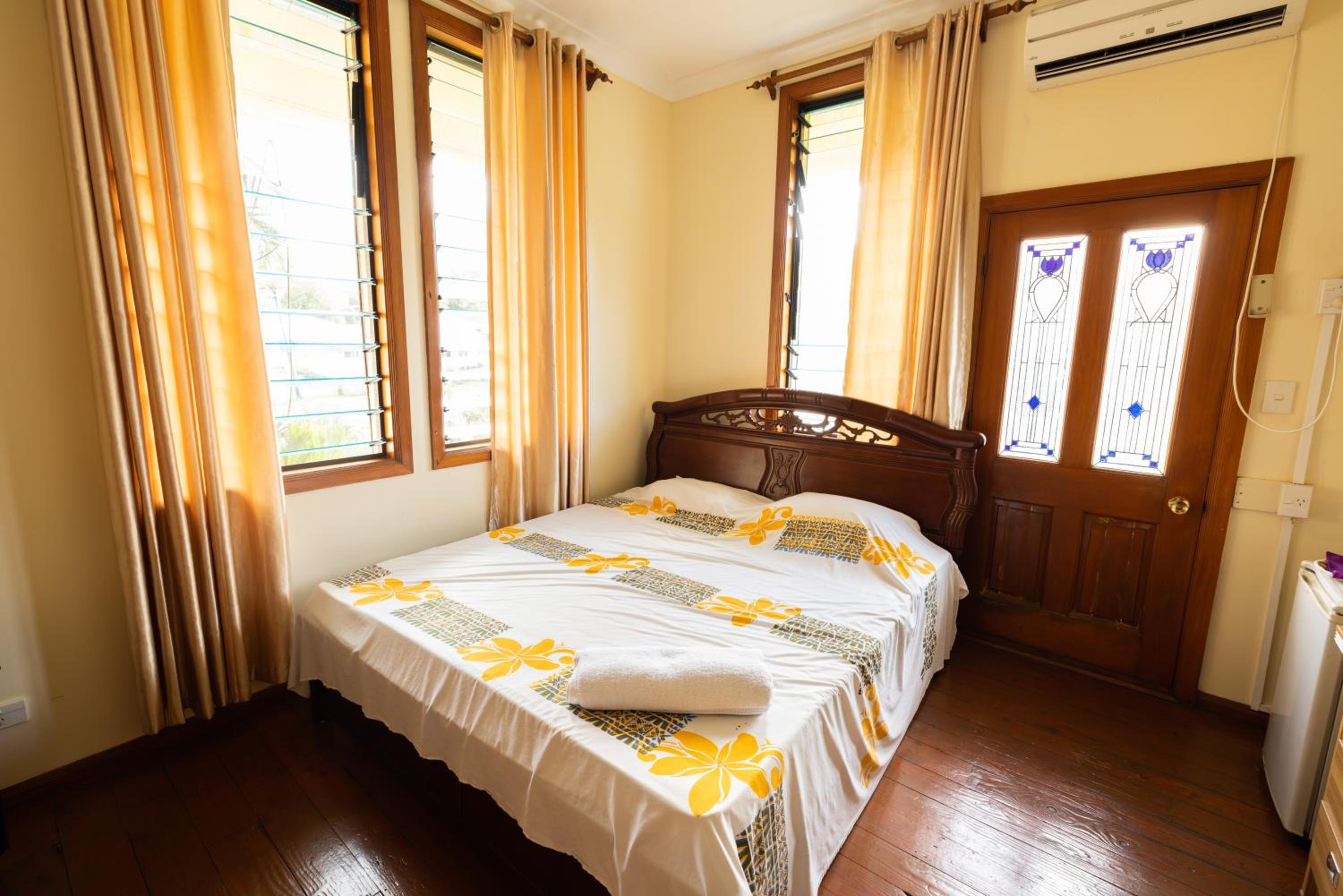 Standard Double Room with Shared Bathroom photo 1