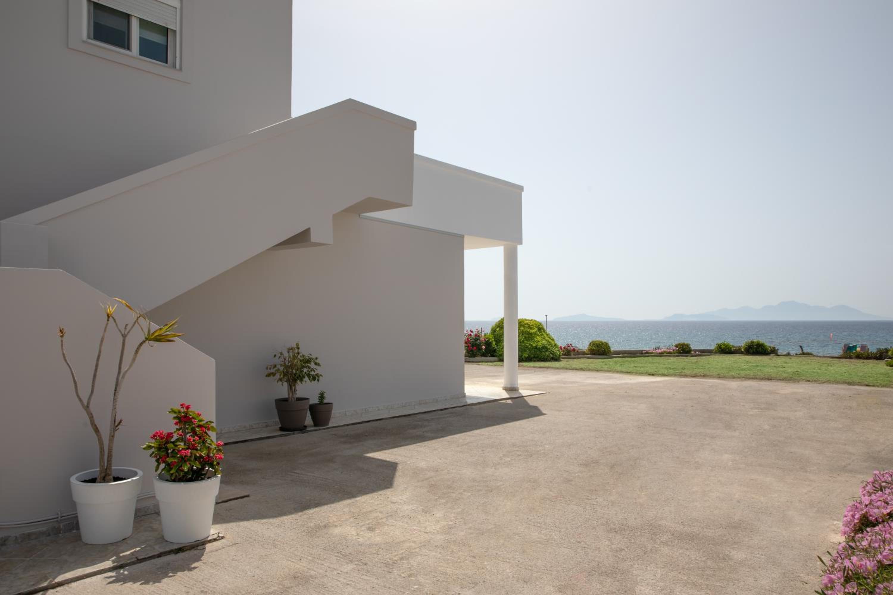 Three-Bedroom House photo 2