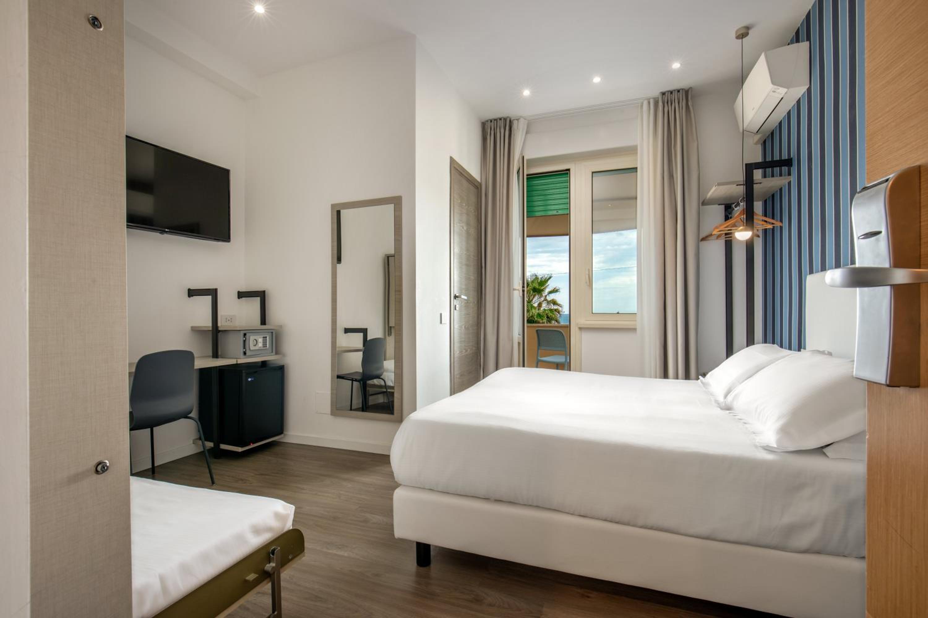 Triple Room with Sea View photo 1