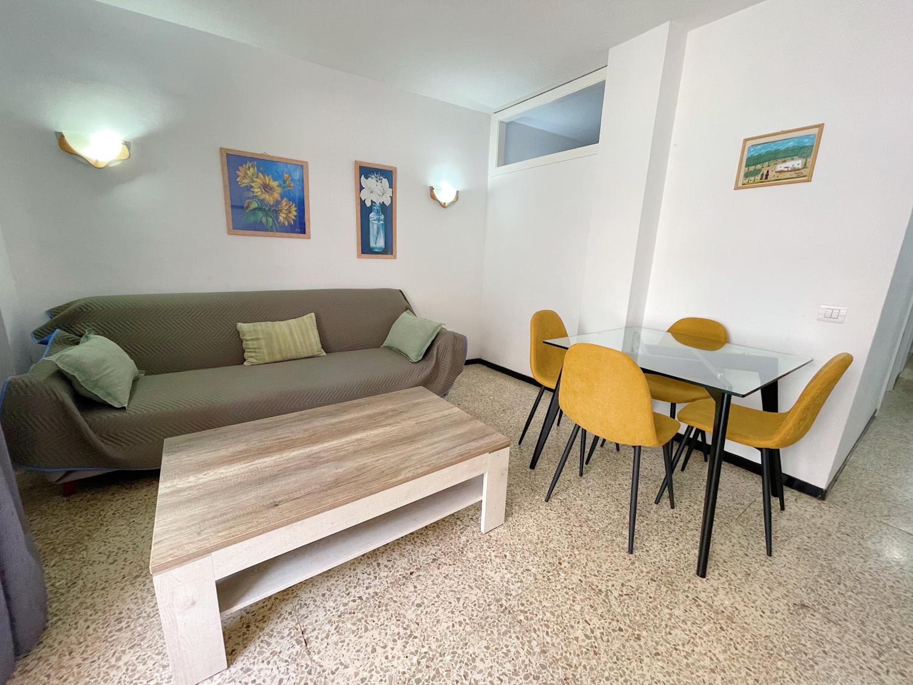 Apartamento con Balcón