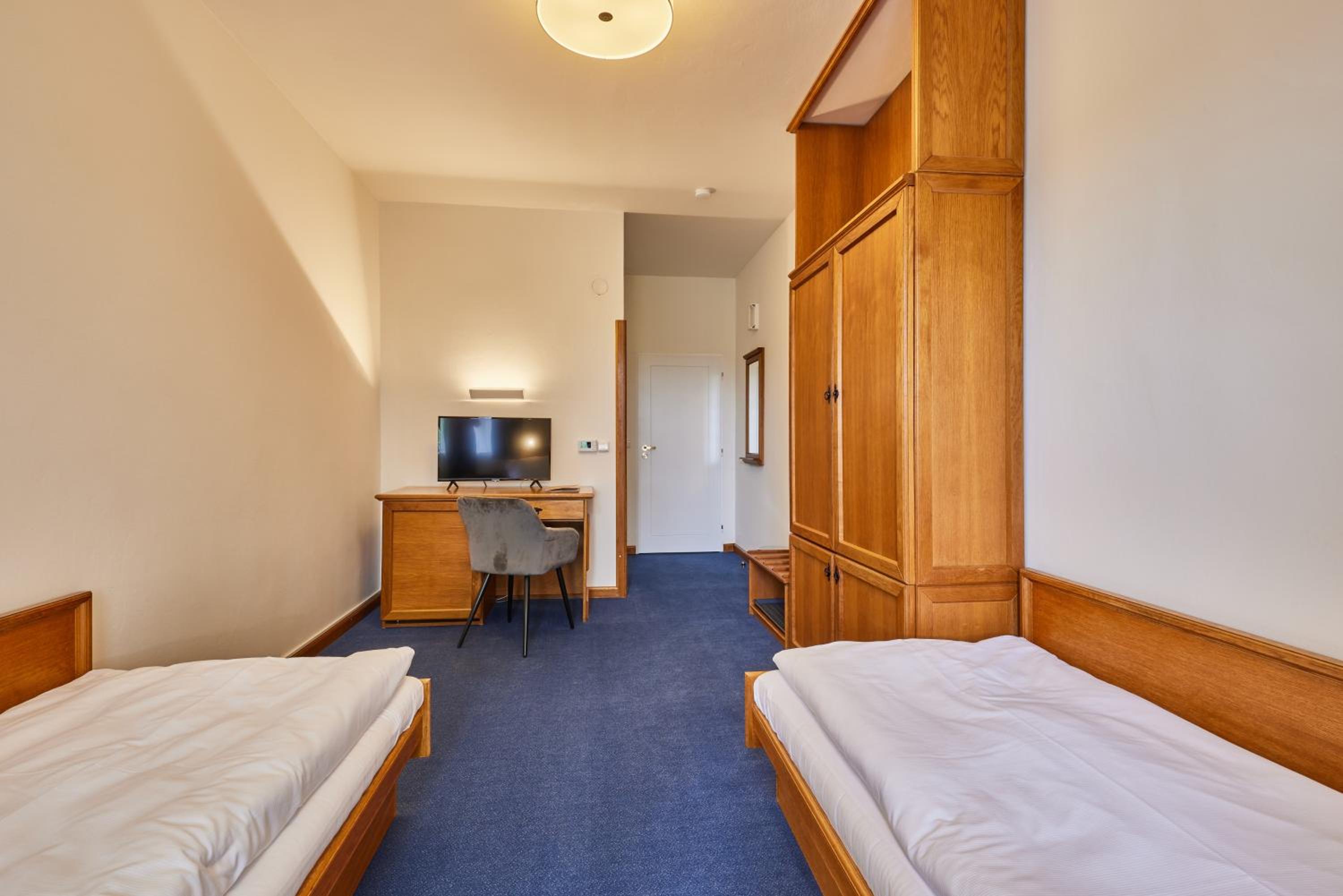 Twin Room - Photo 1