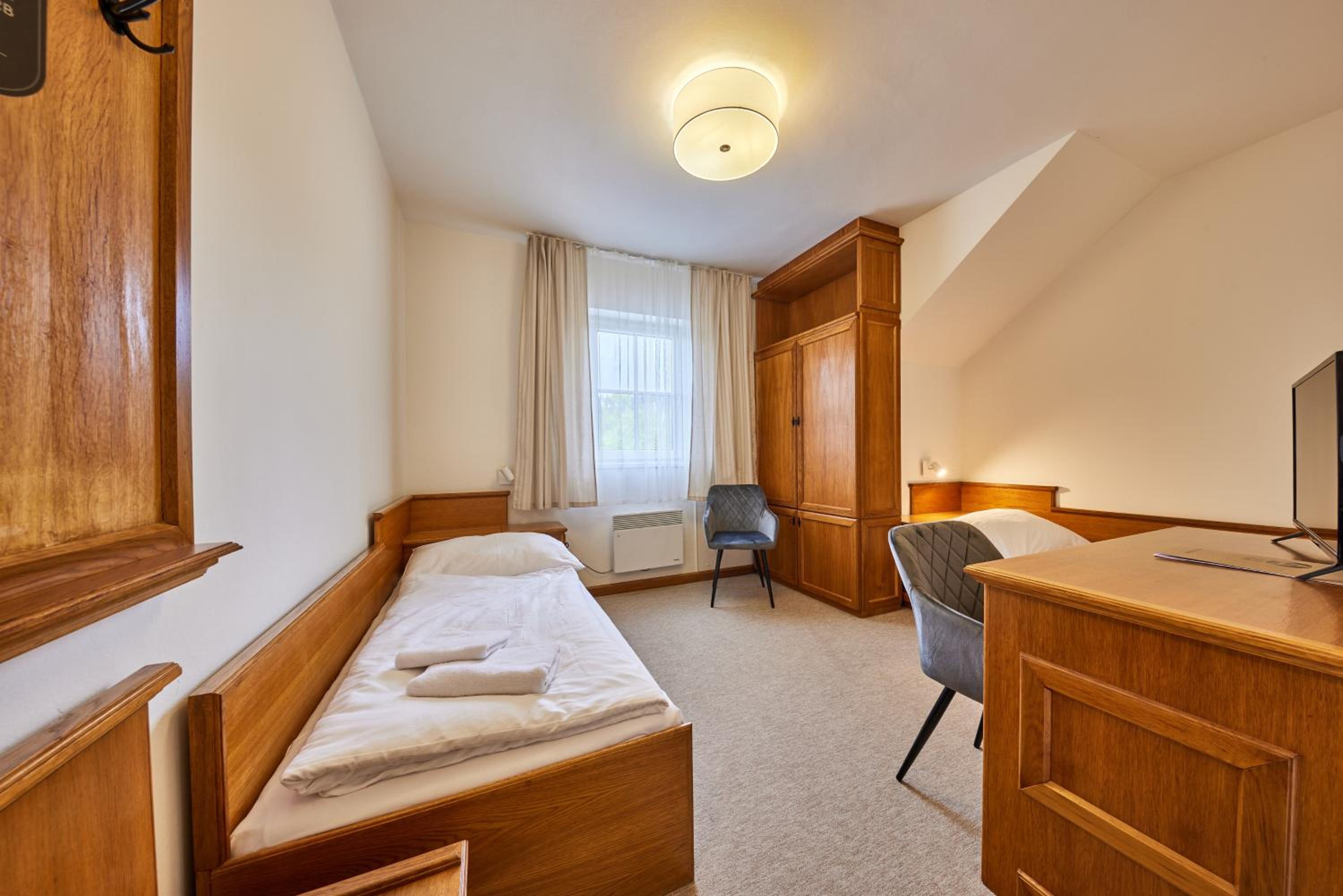 Twin Room - Photo 6