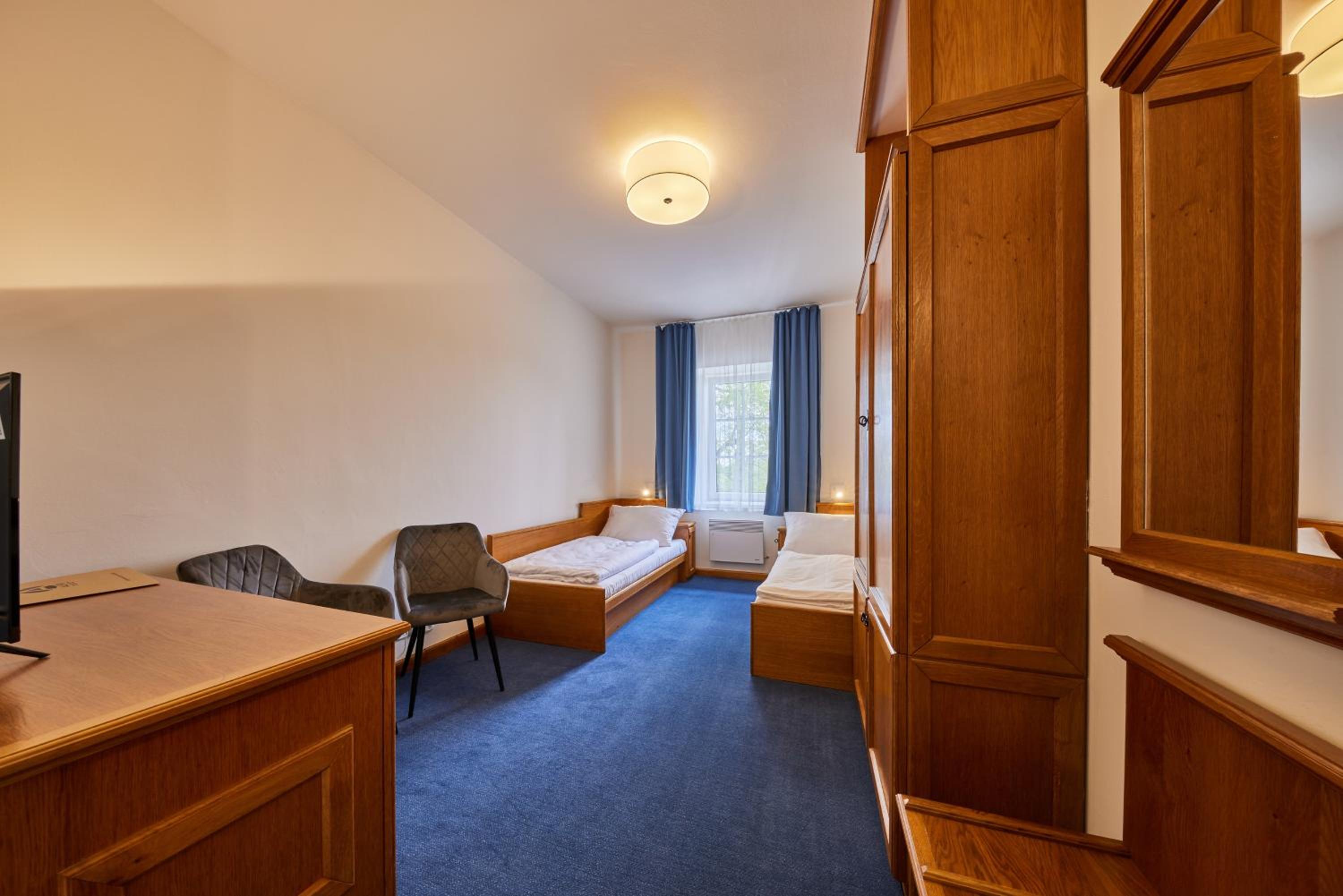 Twin Room - Photo 5