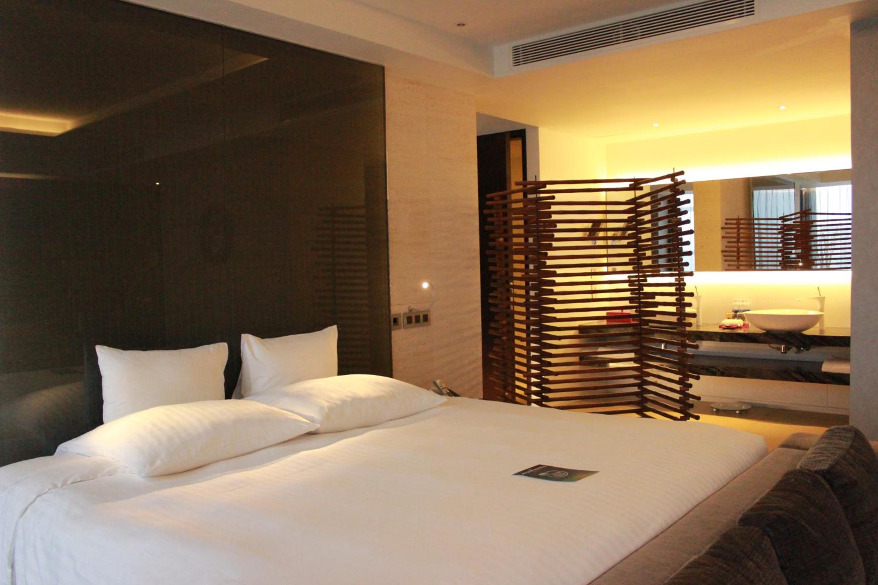 Pullman Signature Suite With Executive Lounge Access photo 3