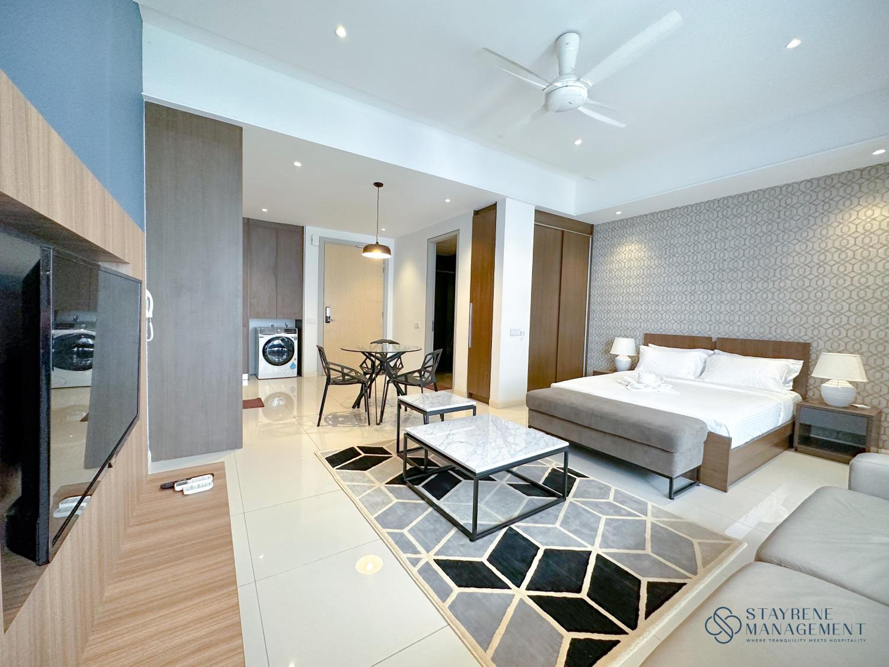 Queen Studio