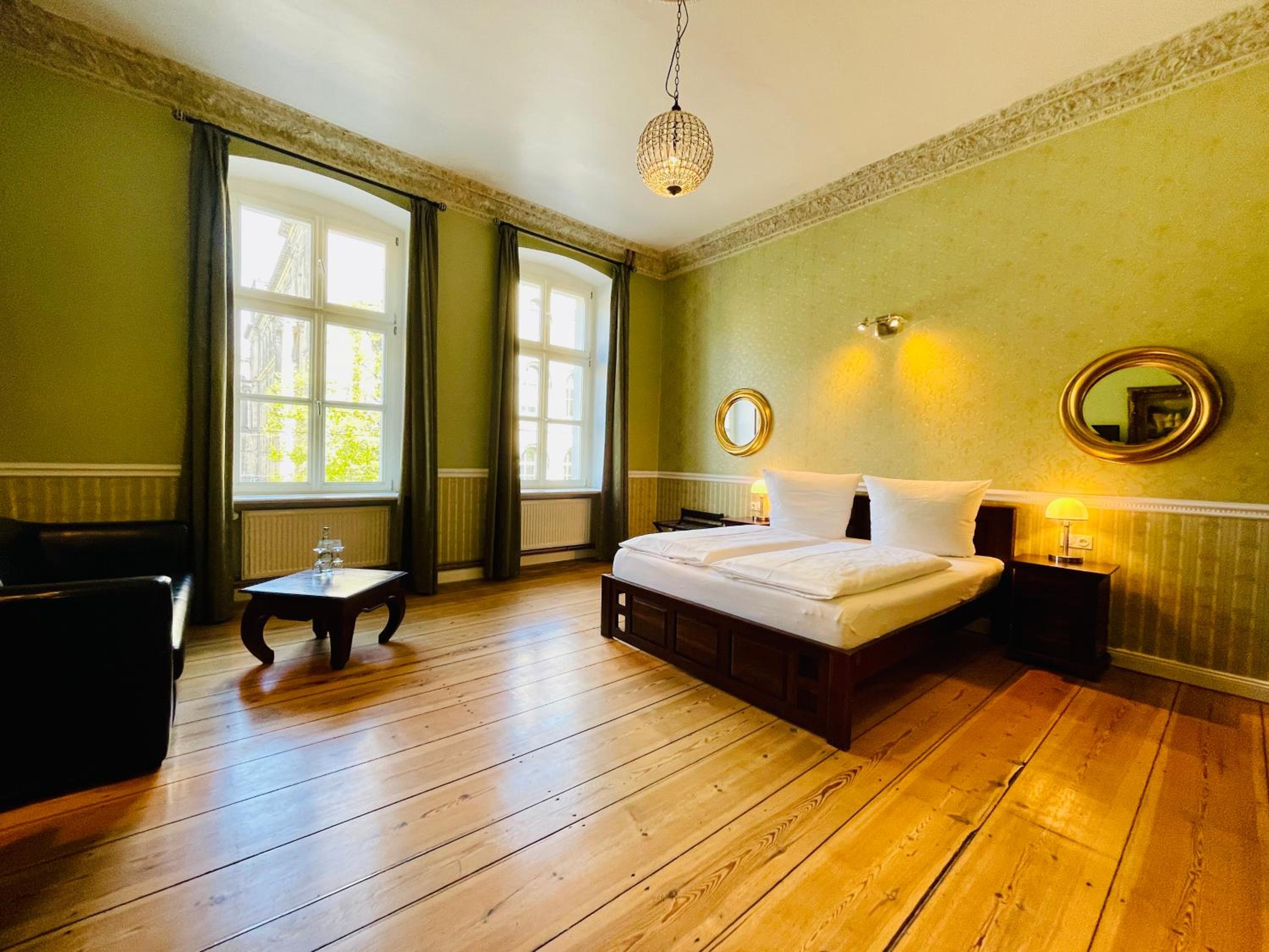 Standard Double Room - Street View photo 1