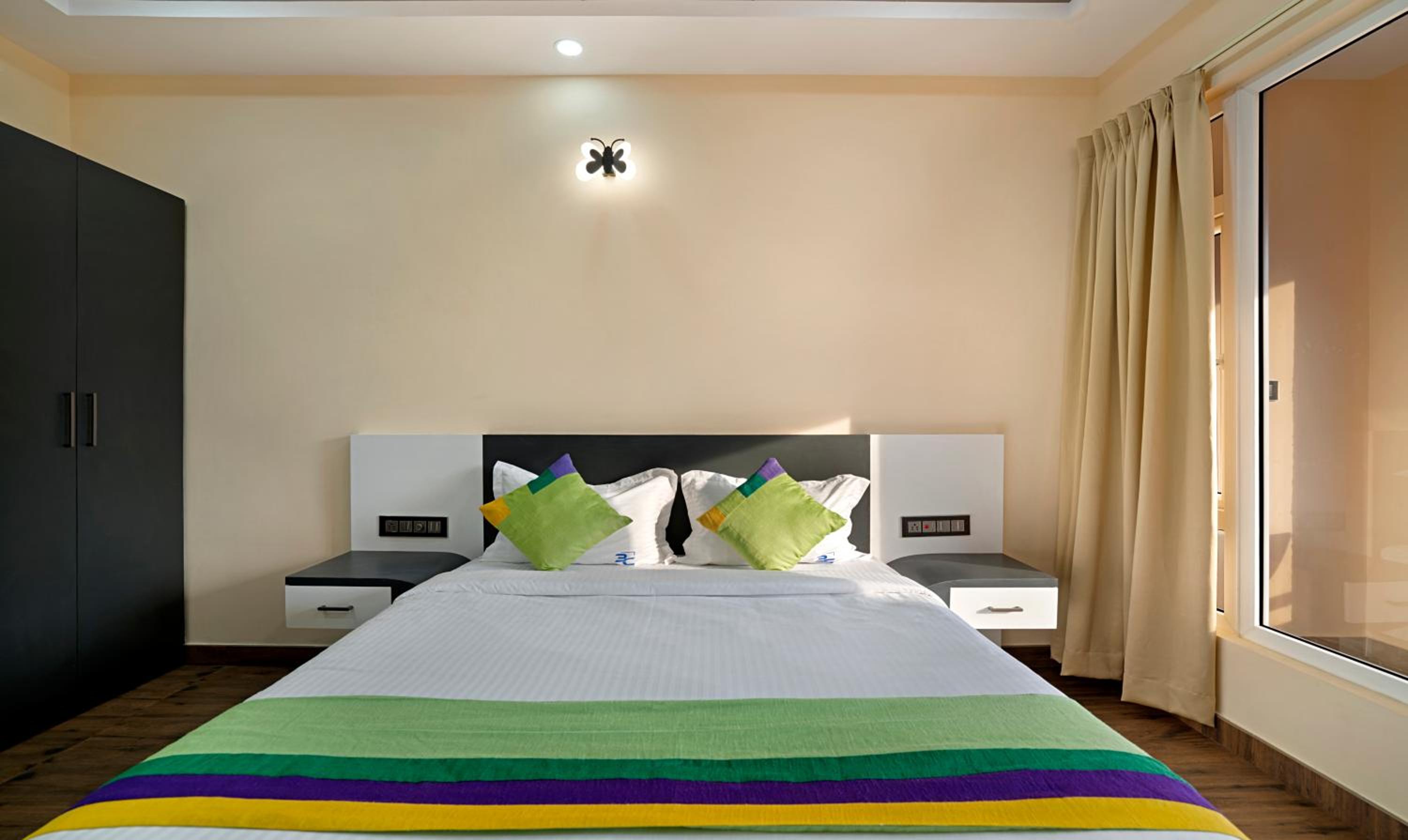 Standard Room with Balcony photo 3