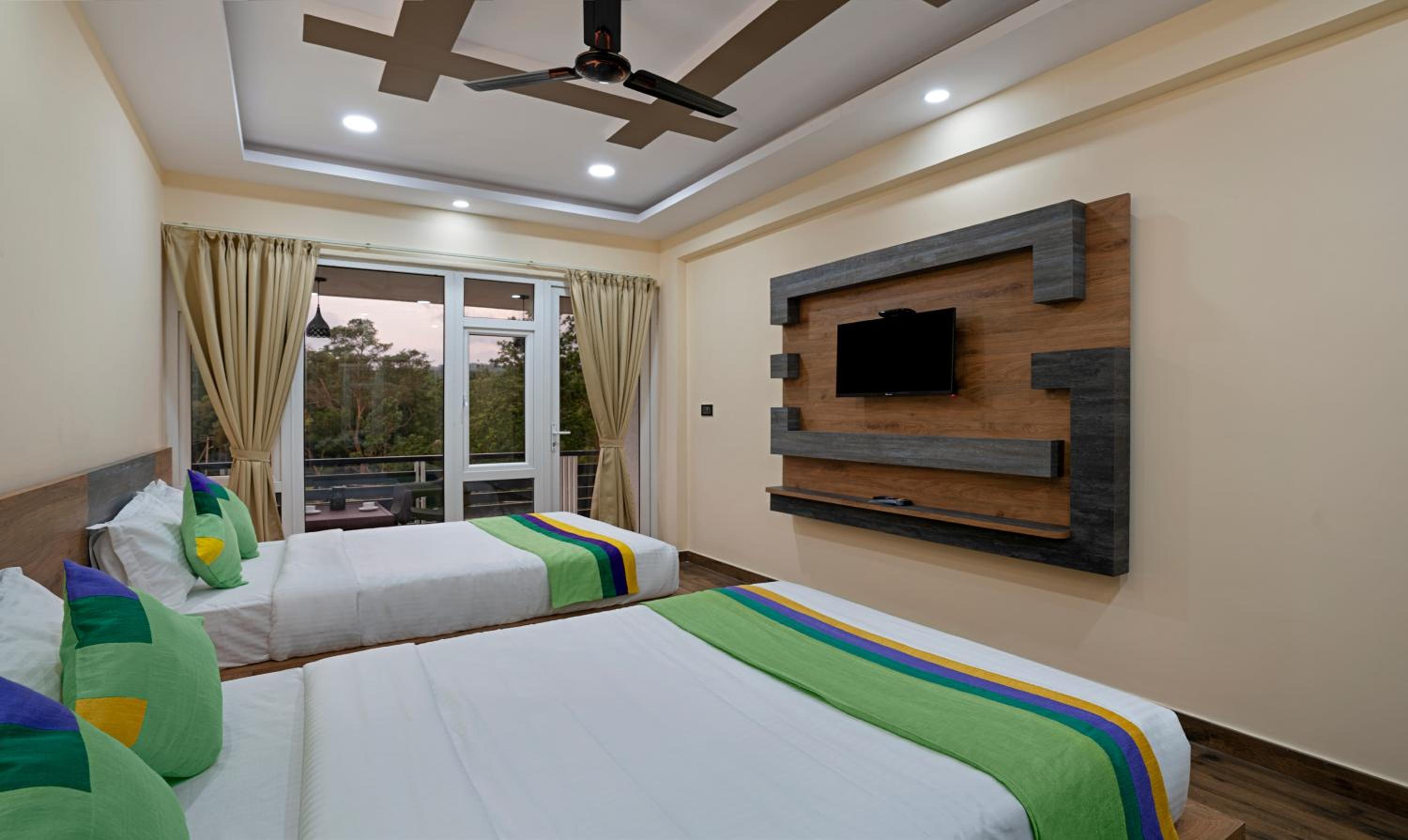 Deluxe Room with Mountain View photo 1