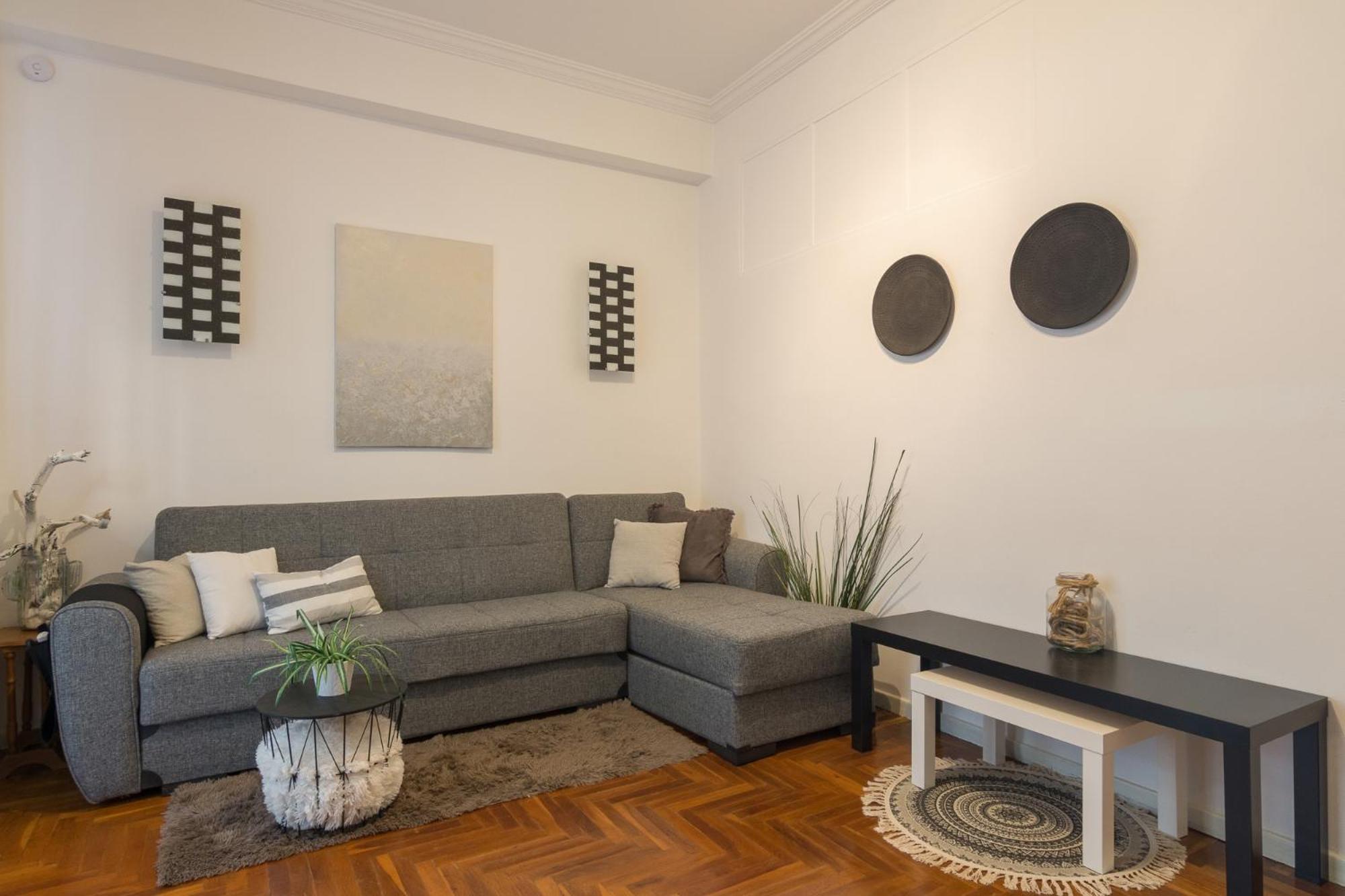 One-Bedroom Apartment photo 3