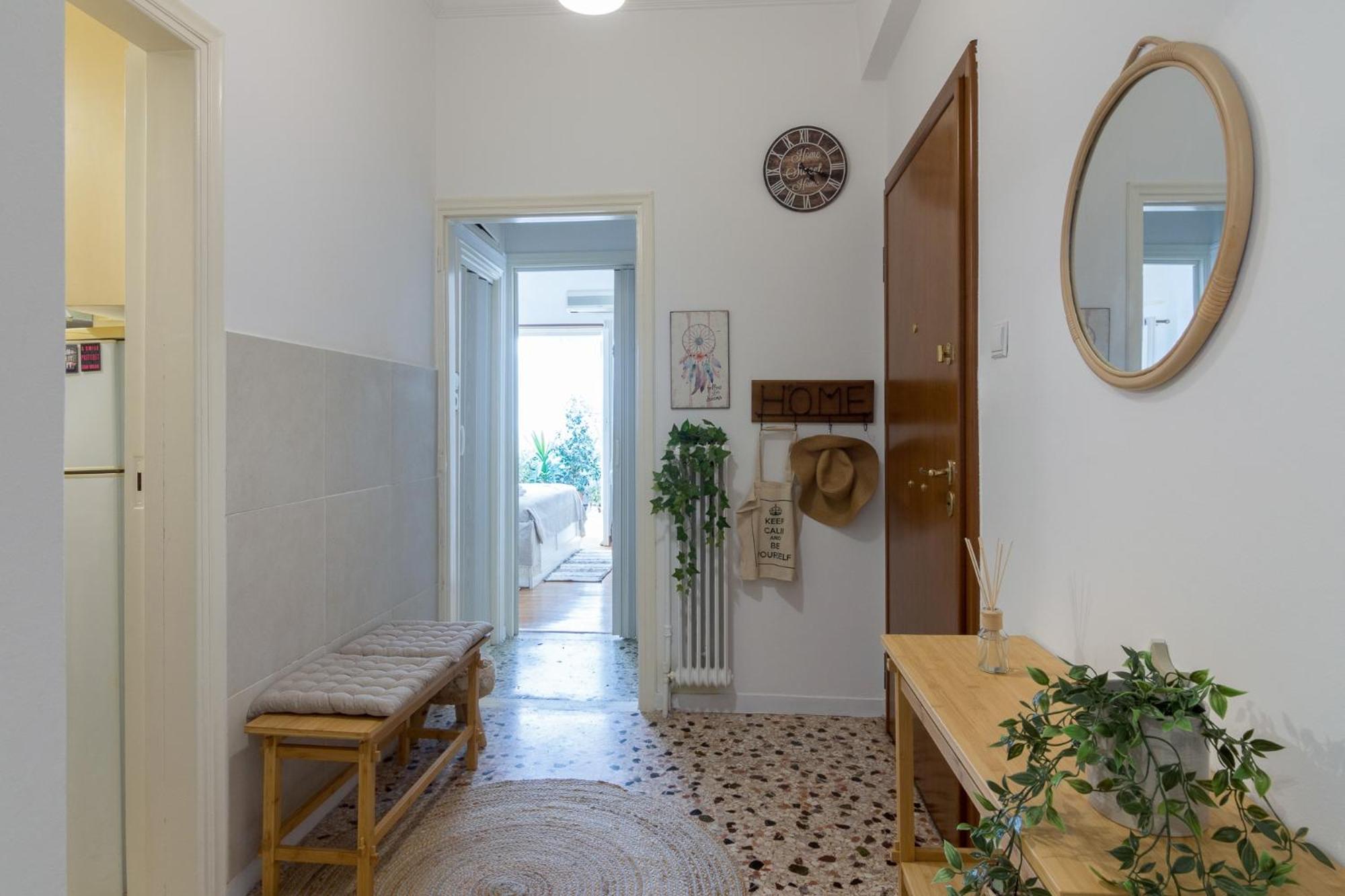 One-Bedroom Apartment photo 2