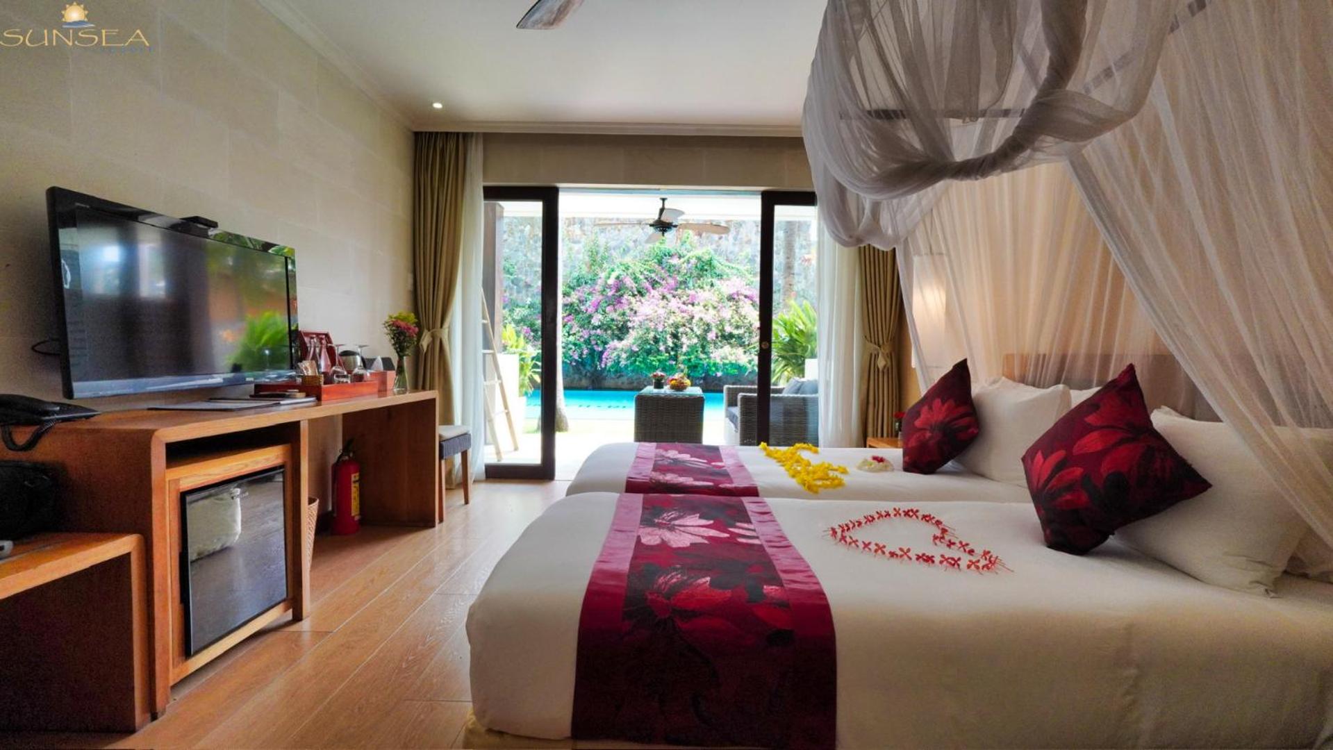 Pool Access Twin Room