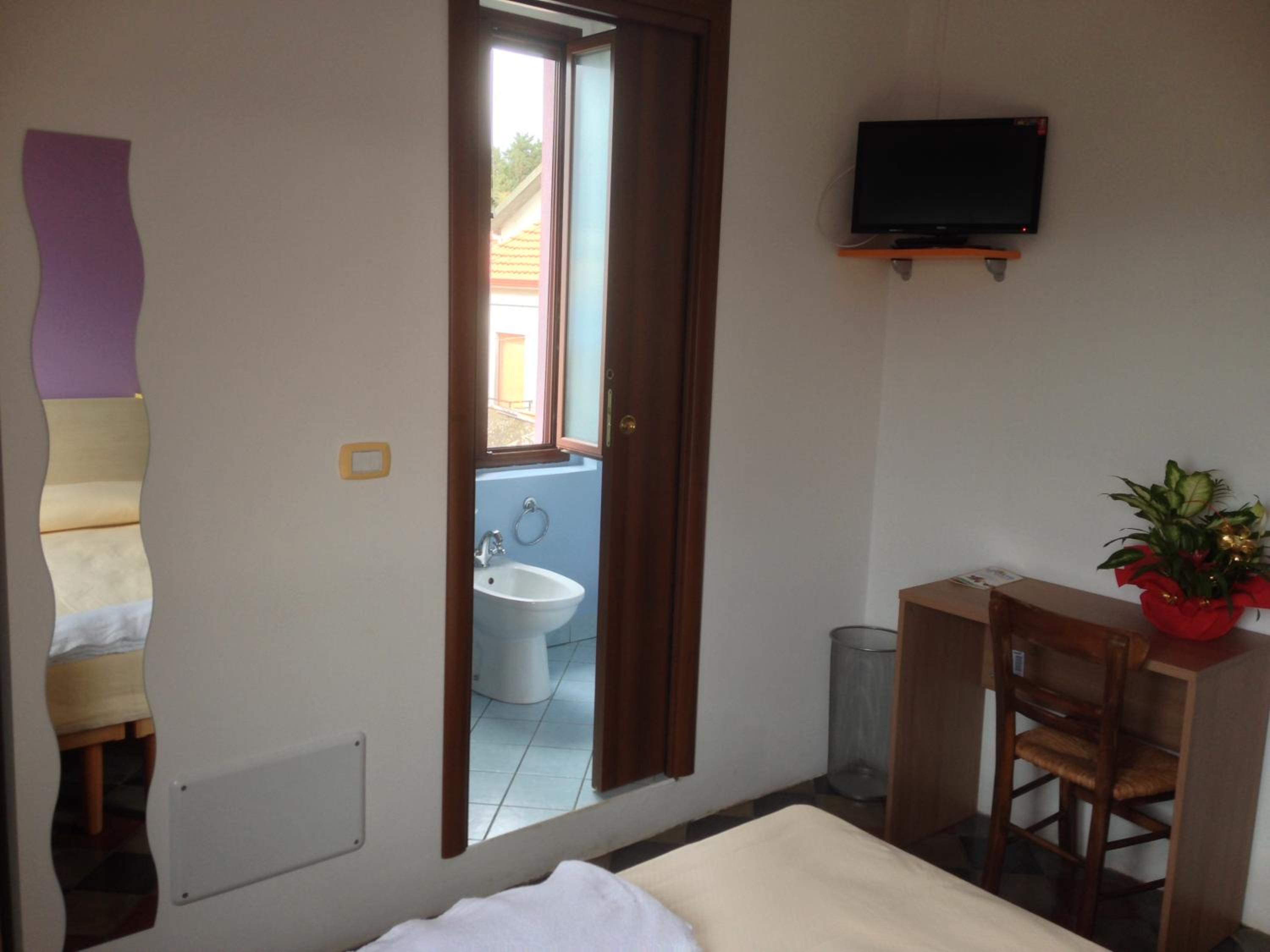 Deluxe Double Room with Balcony 204 photo 3