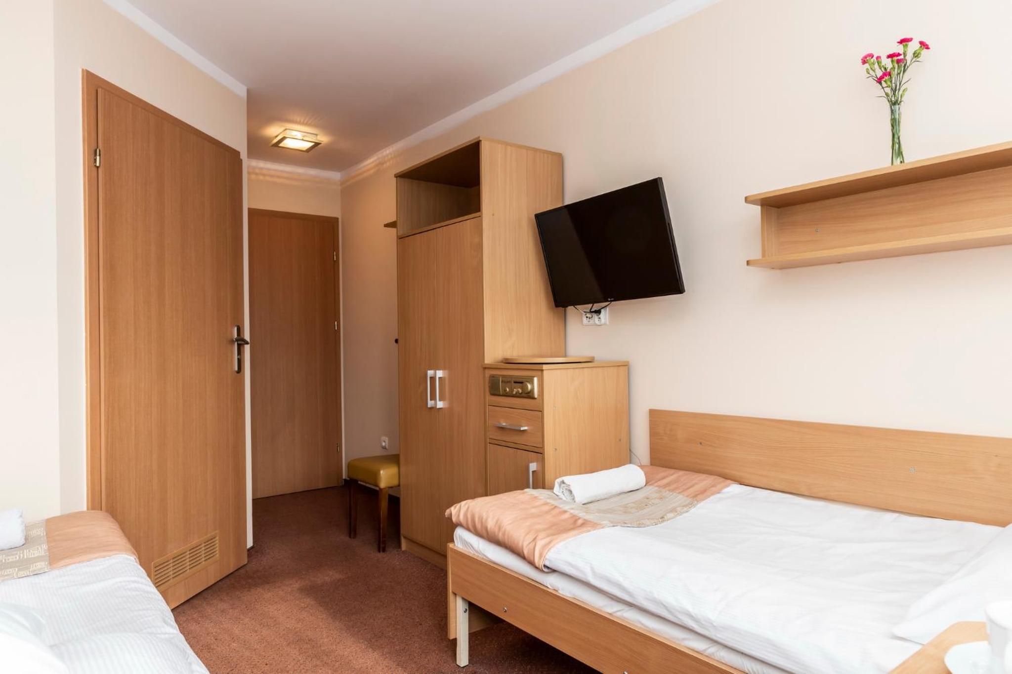 Twin Room with Balcony photo 3