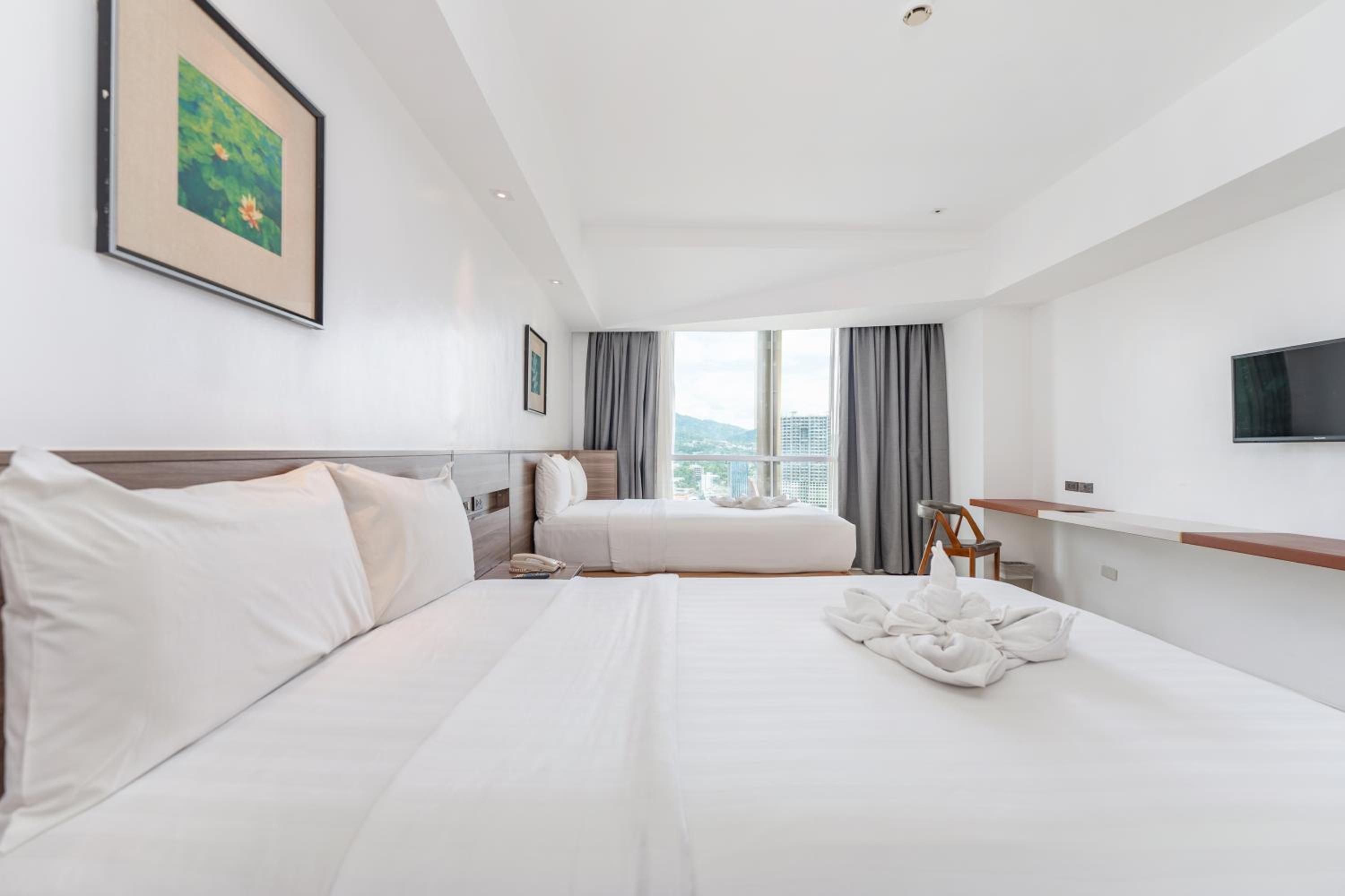 Deluxe Room - Photo 5
