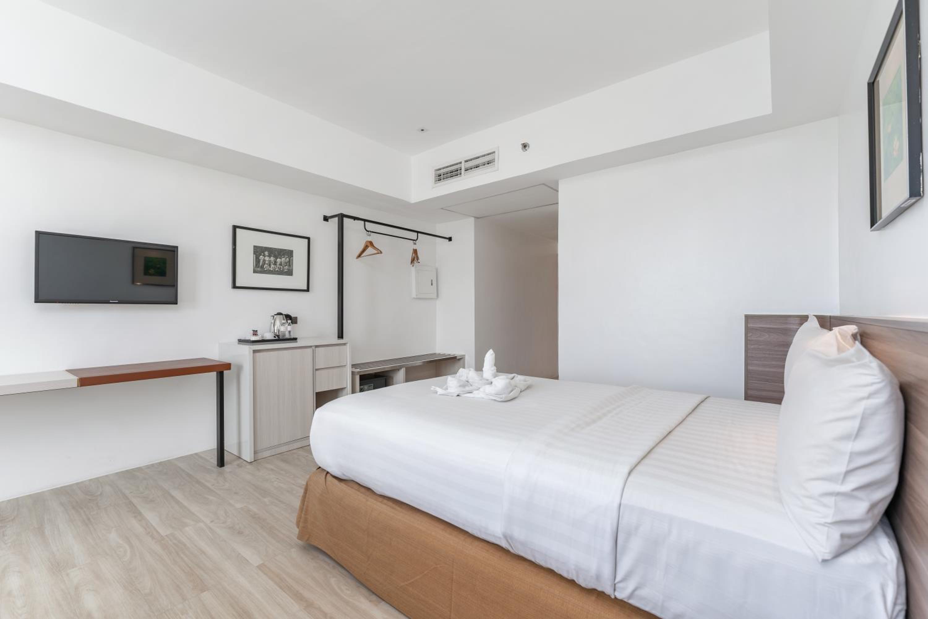 Deluxe Room - Photo 6