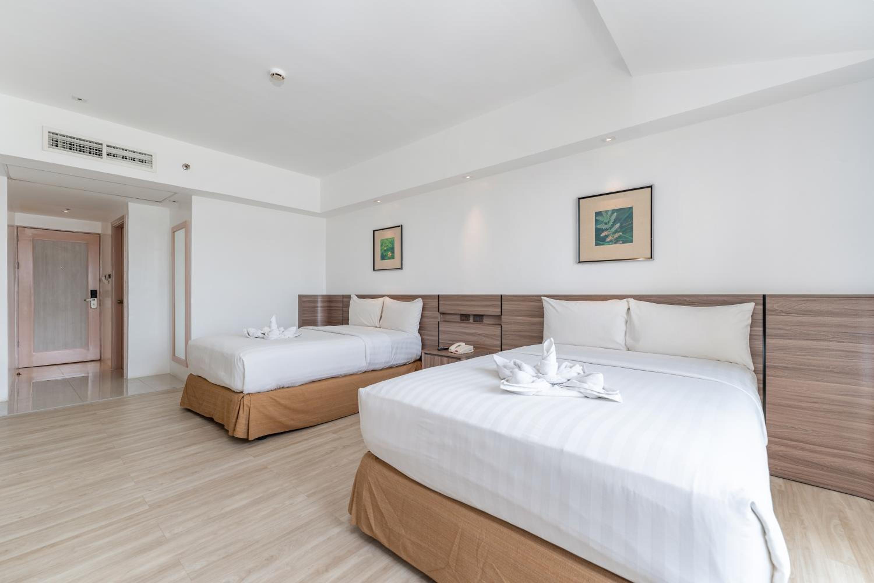 Deluxe Room - Photo 4