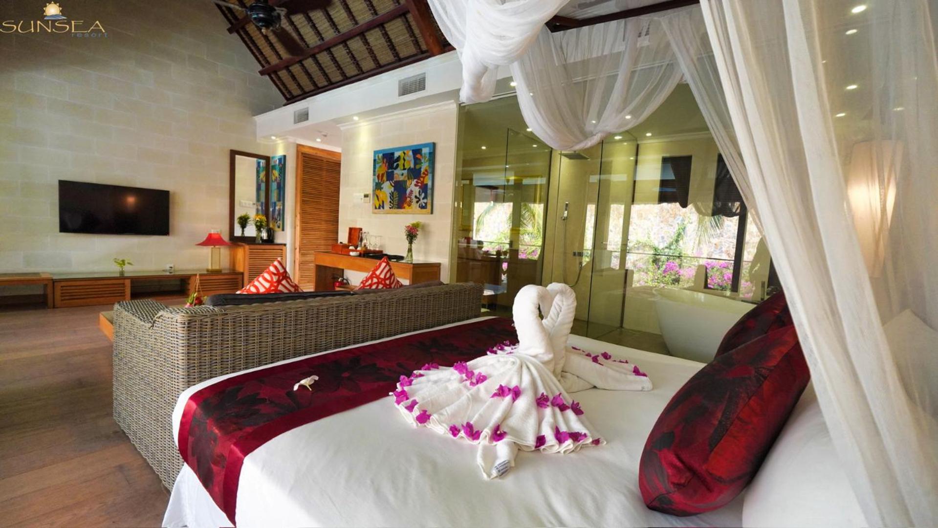 Suite with Pool View