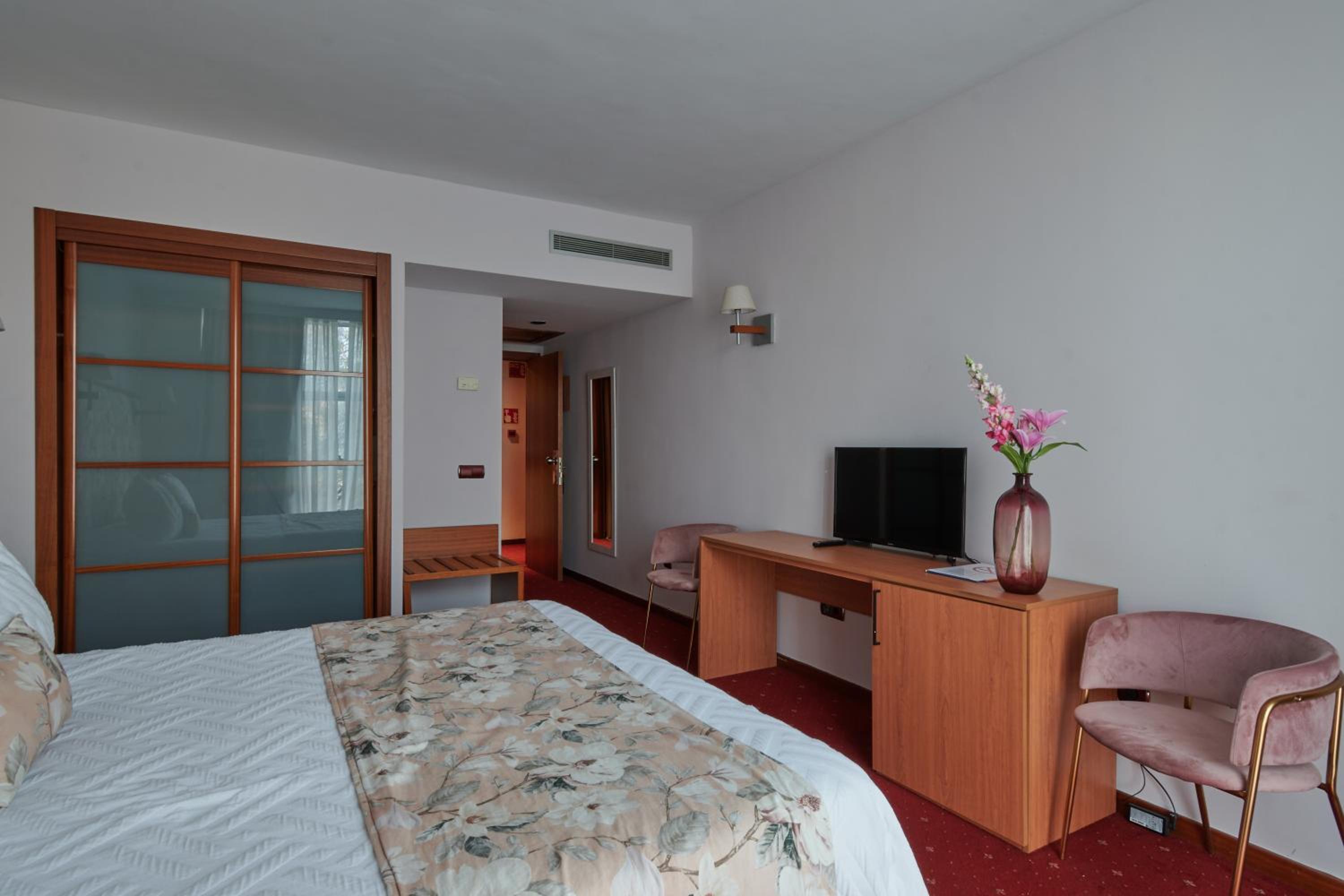 Double Room with Balcony photo 3