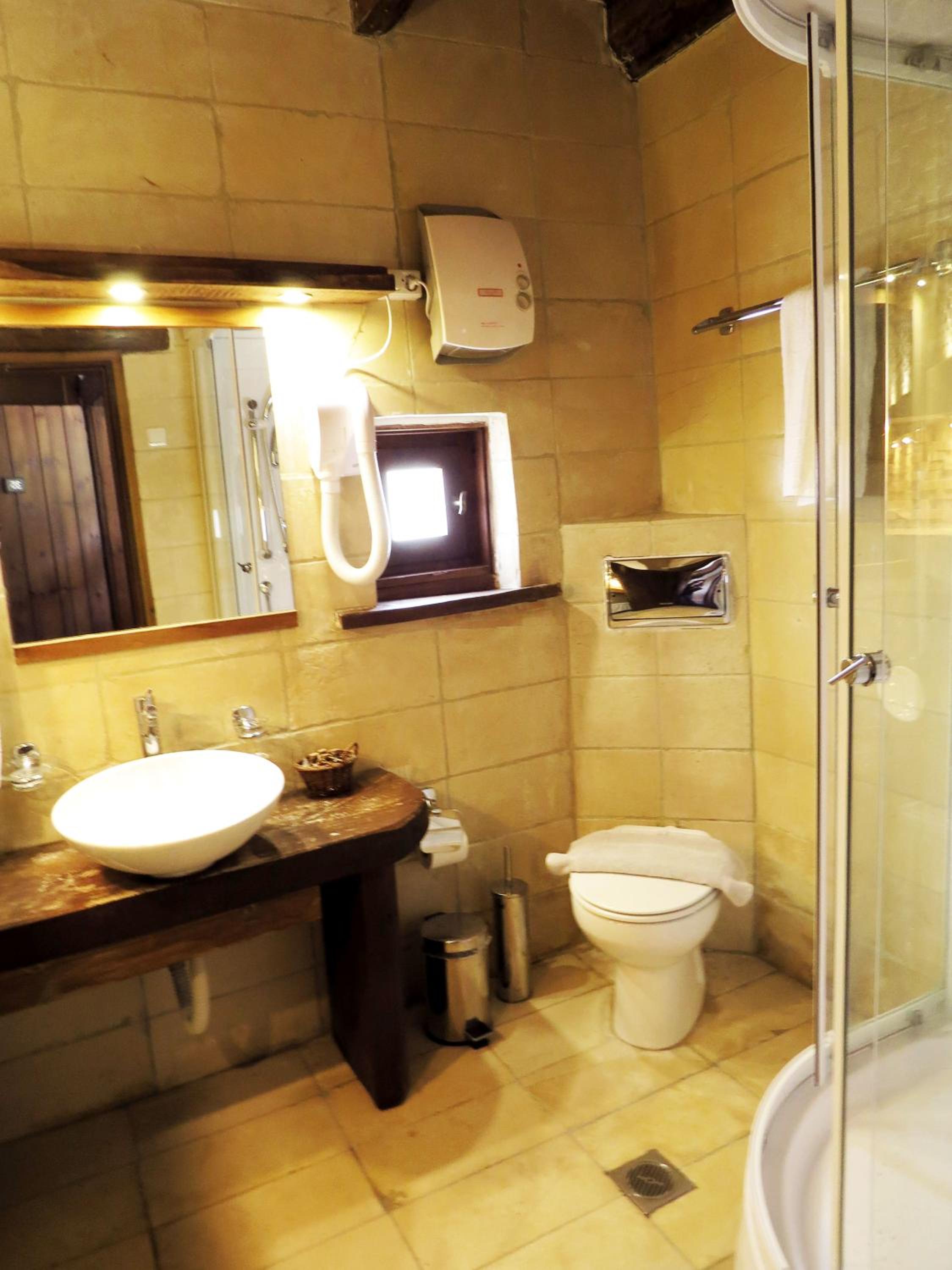 Deluxe Double Room - Photo 10