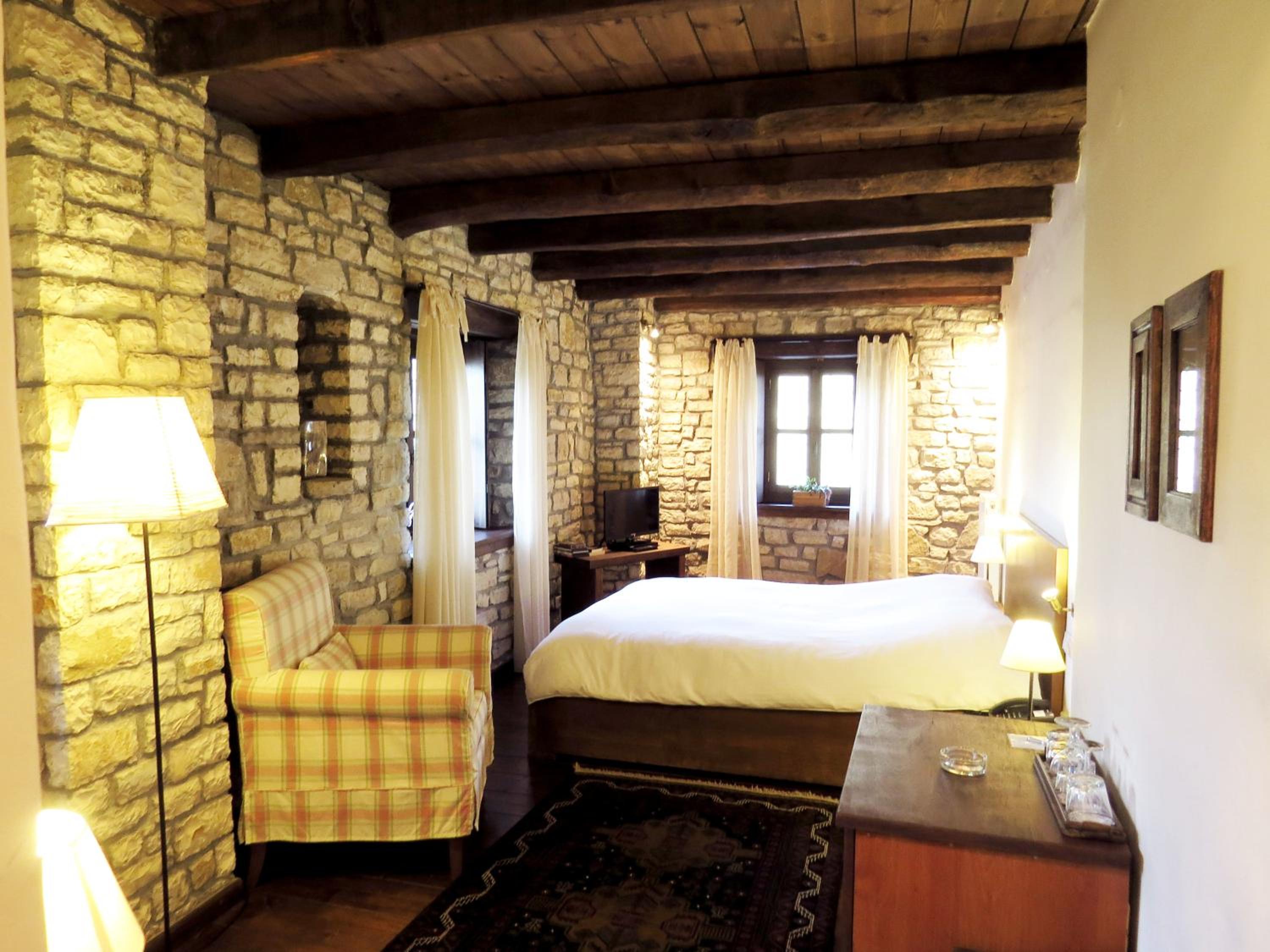 Double Room - Photo 8