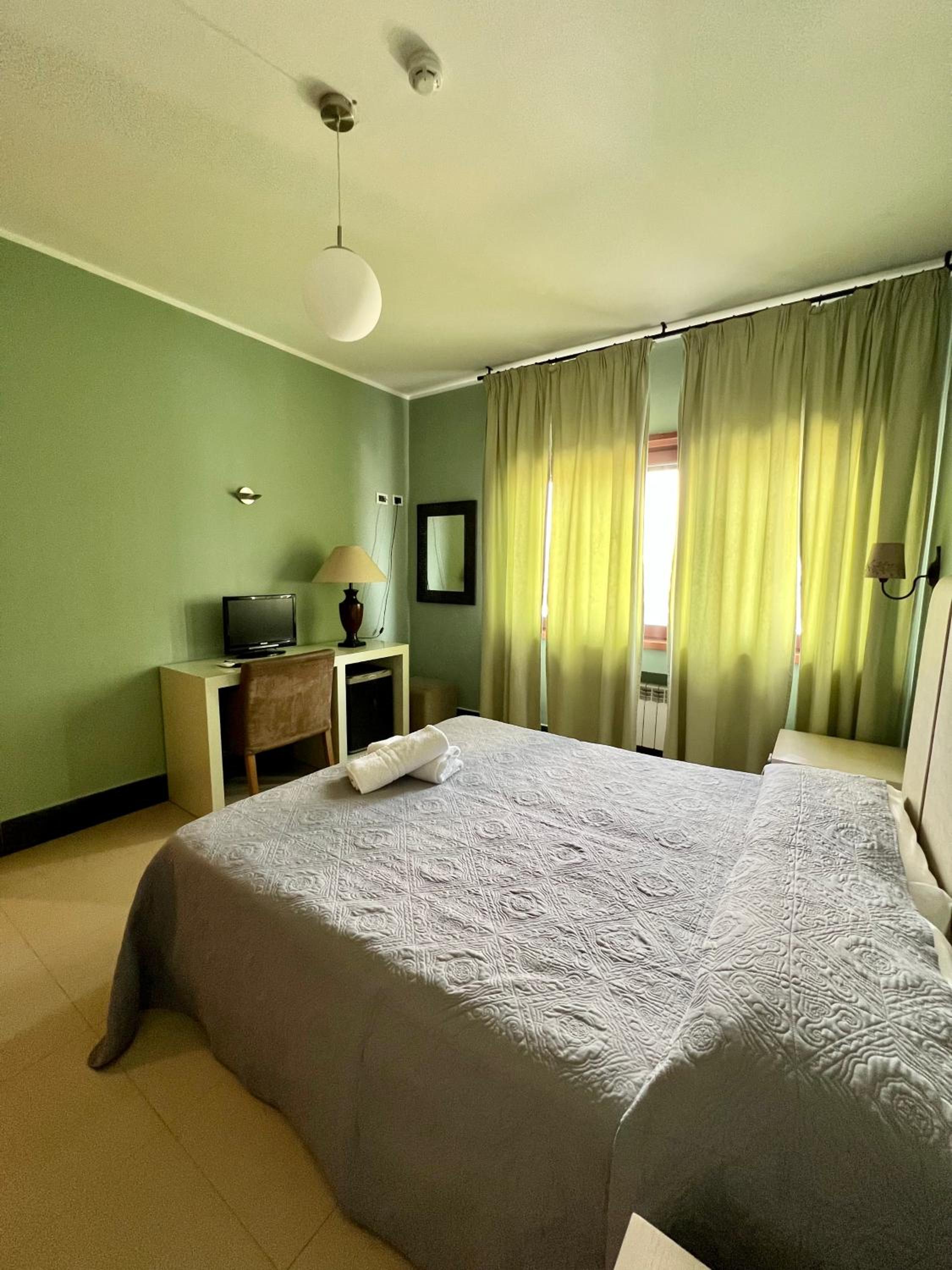 Large Double Or Twin Room