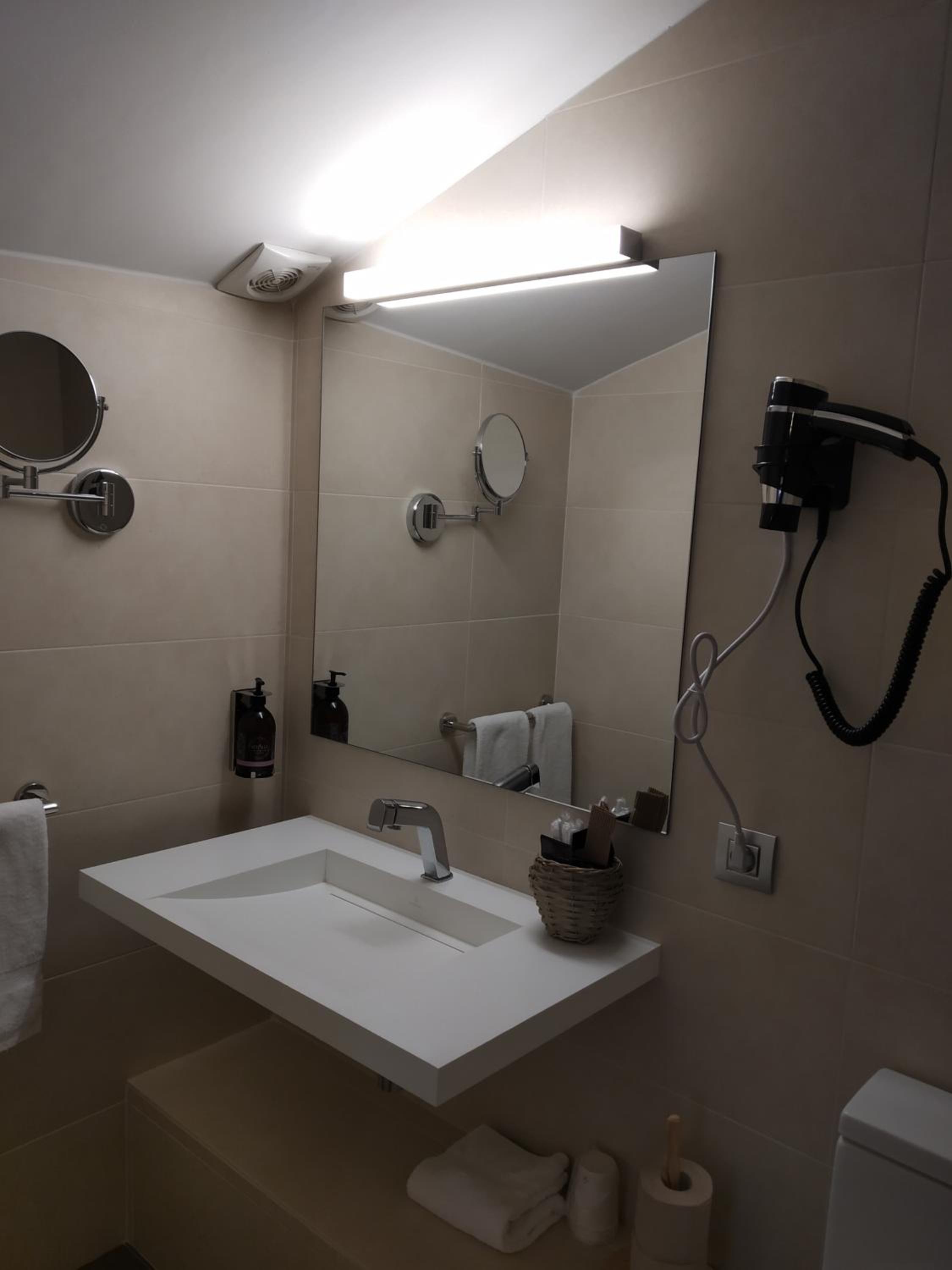 Standard Triple Room photo 3