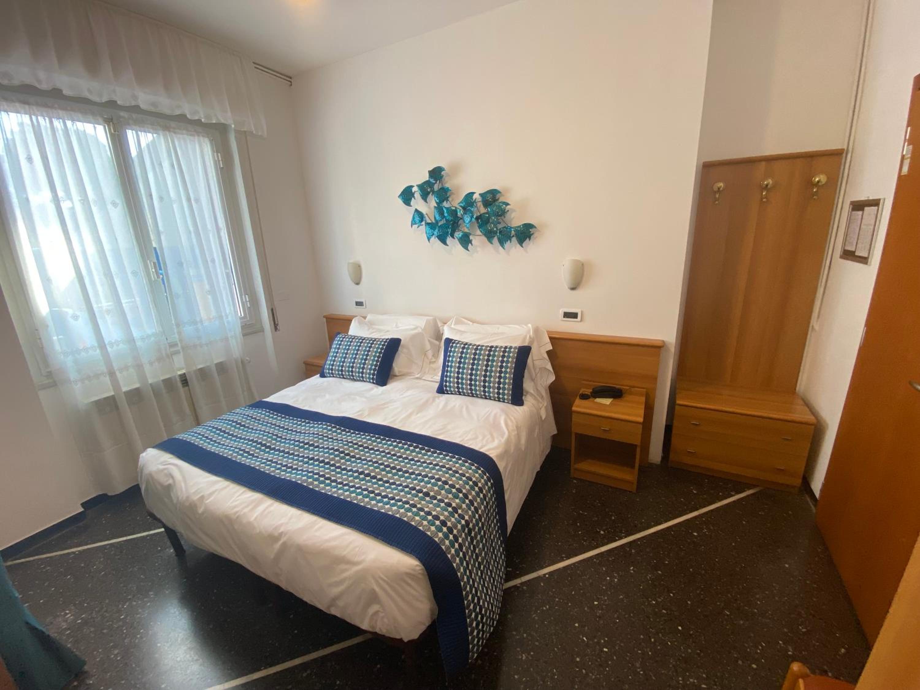 Small Double Room photo 2