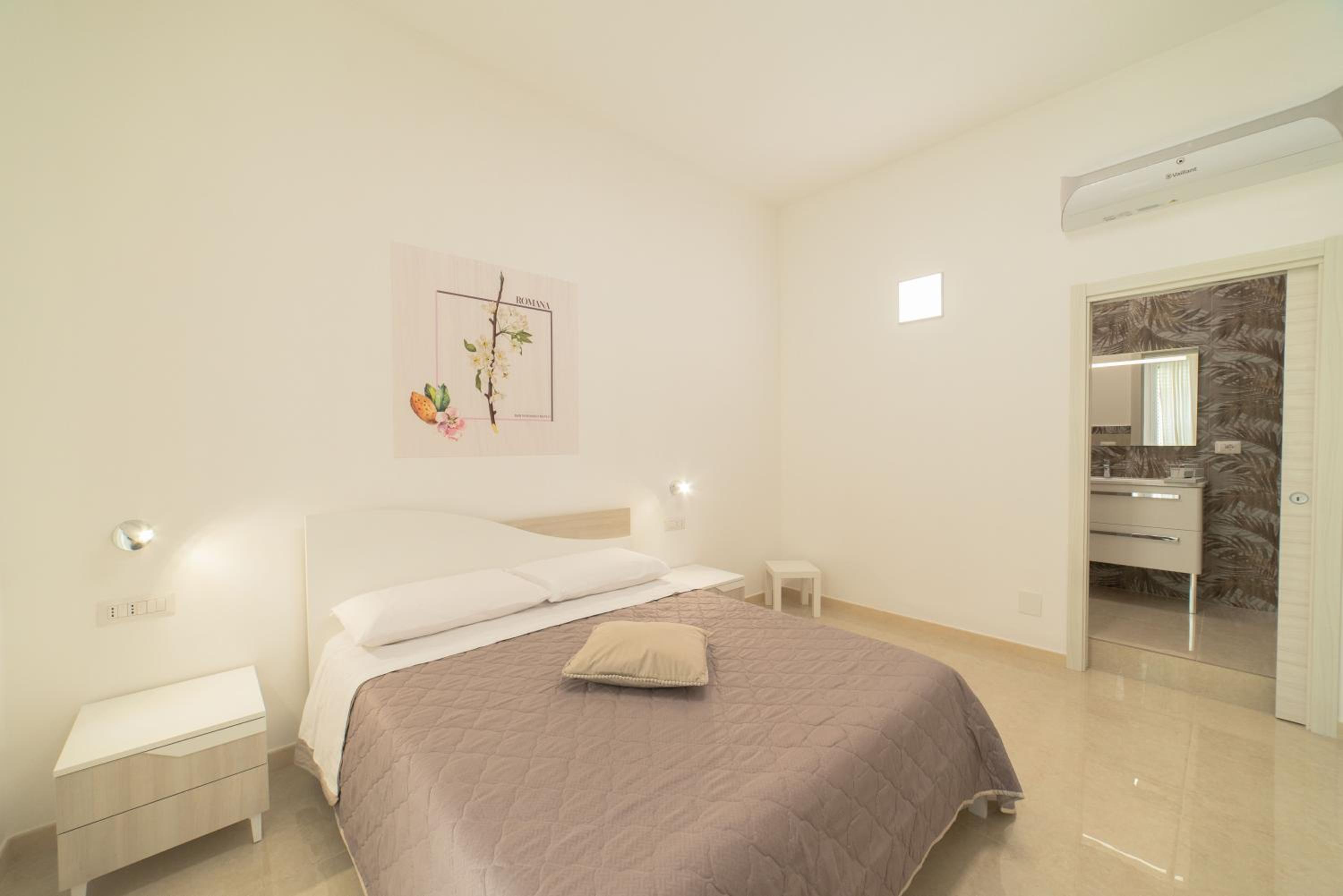Double Room with Balcony photo 2