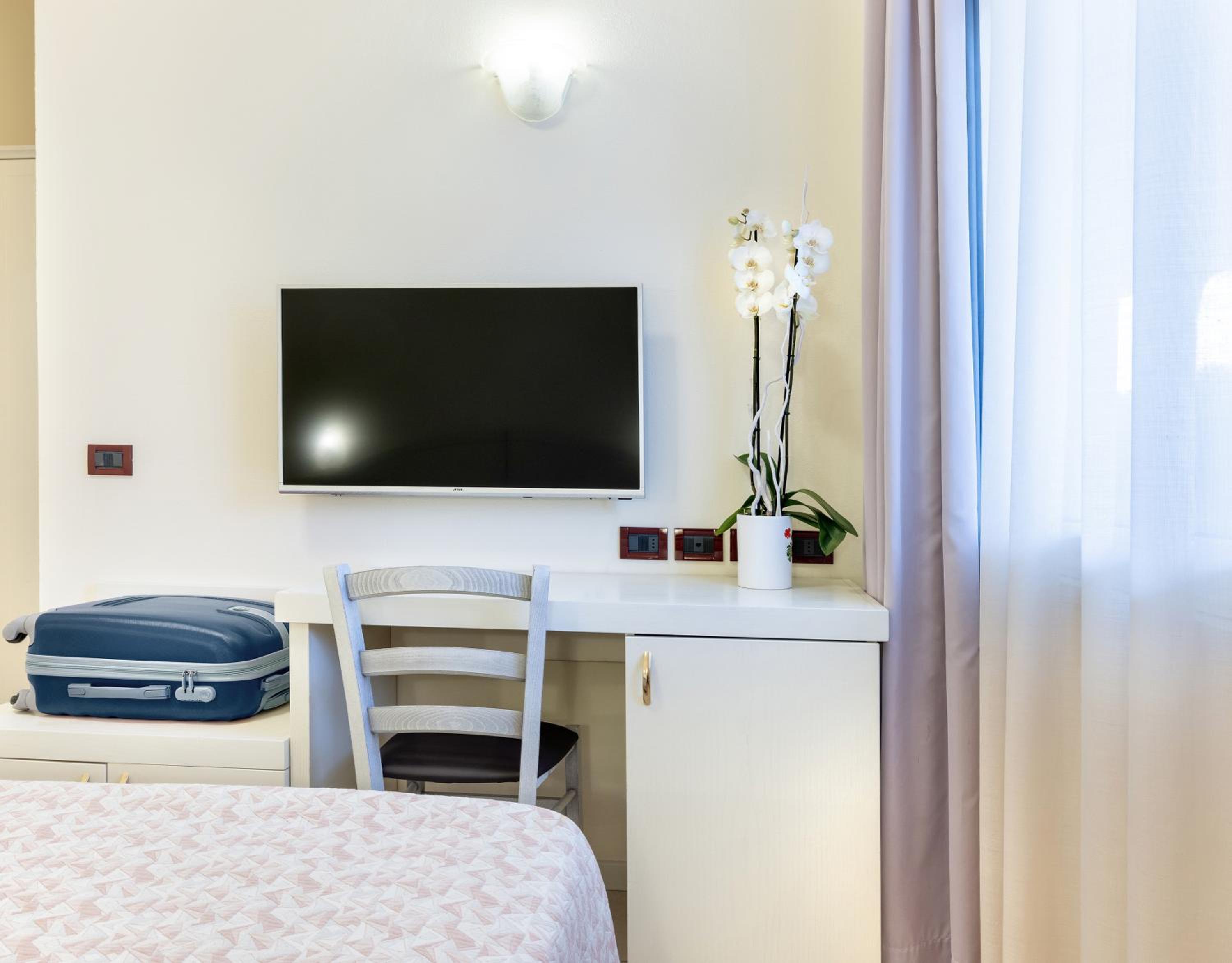 Standard Double Room photo 2
