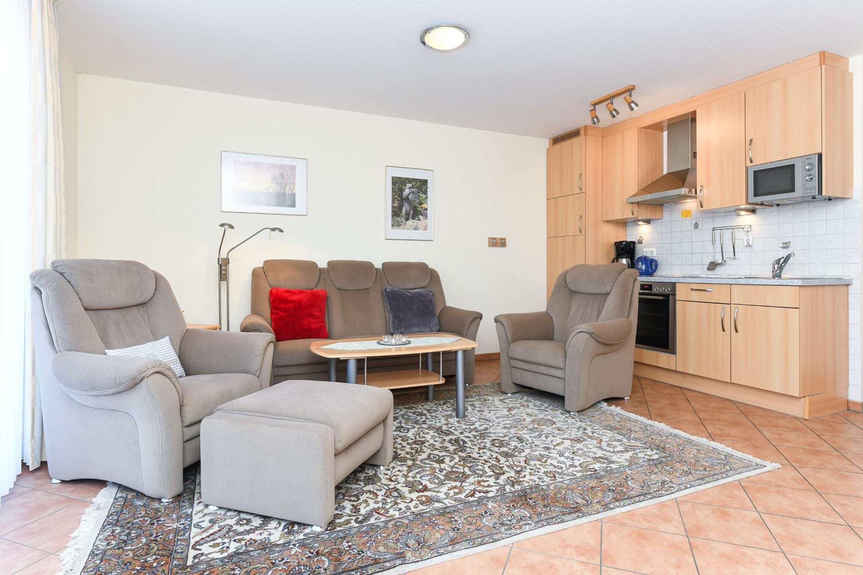 Two-Bedroom Apartment with Shower  photo 1