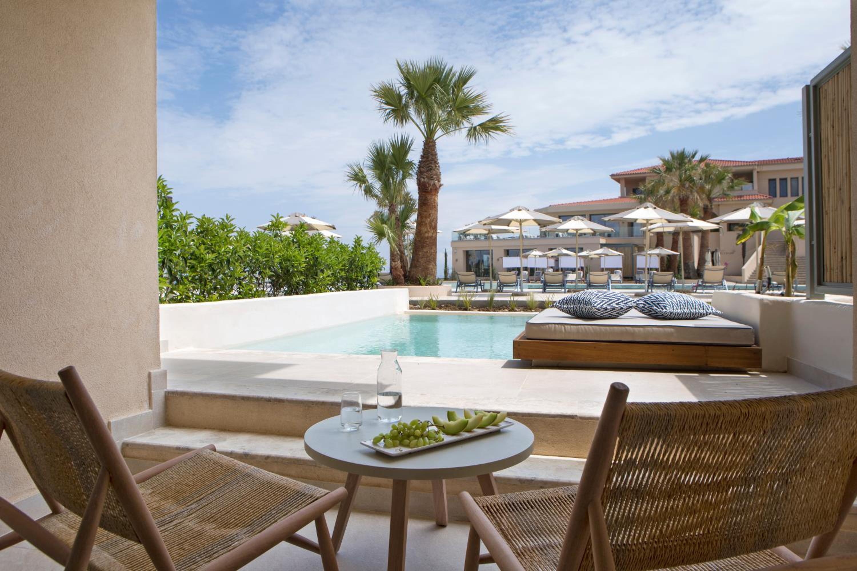 One bedroom suite Sea View Private Pool - Photo 2