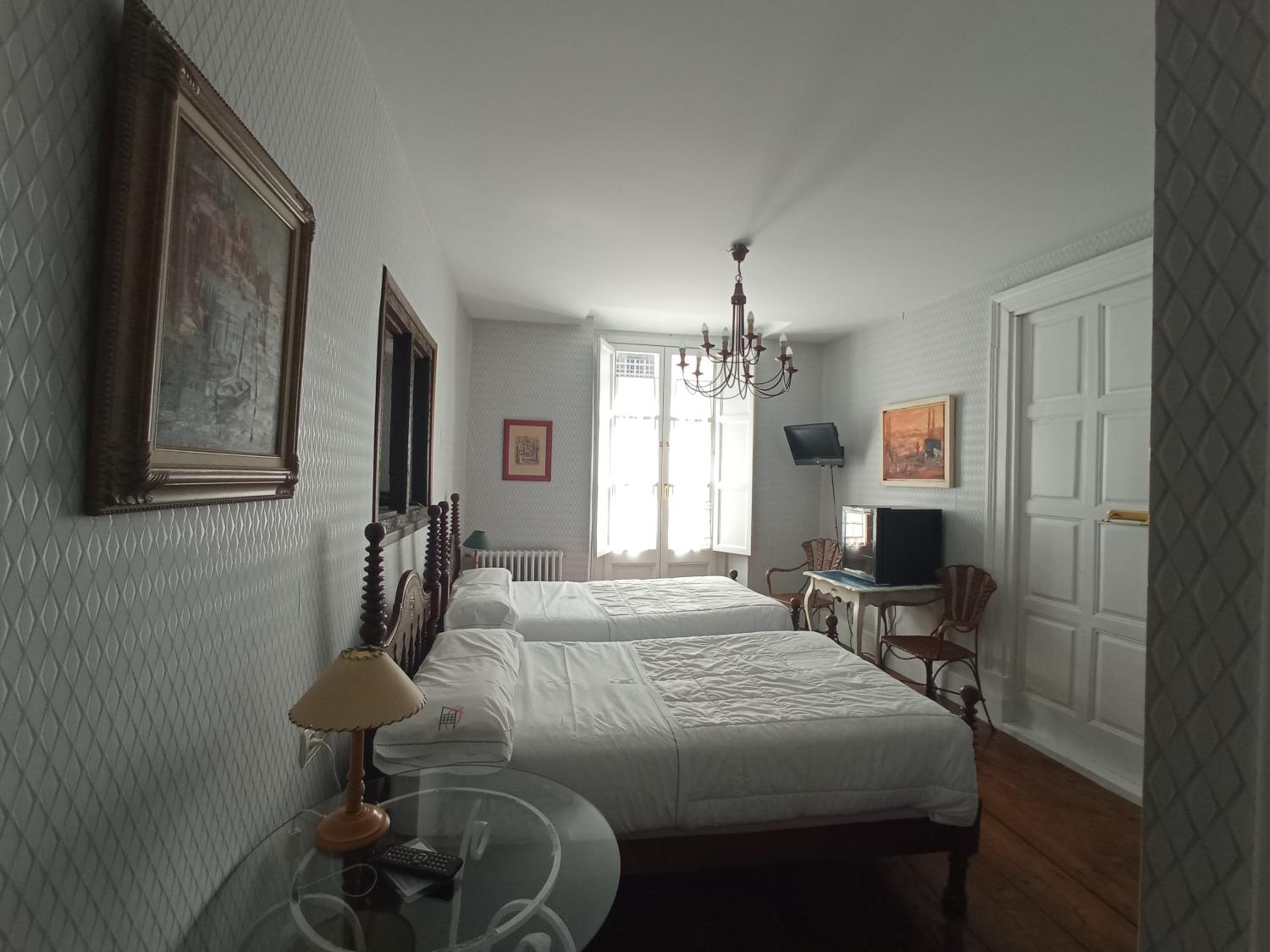 Twin Room - Photo 1