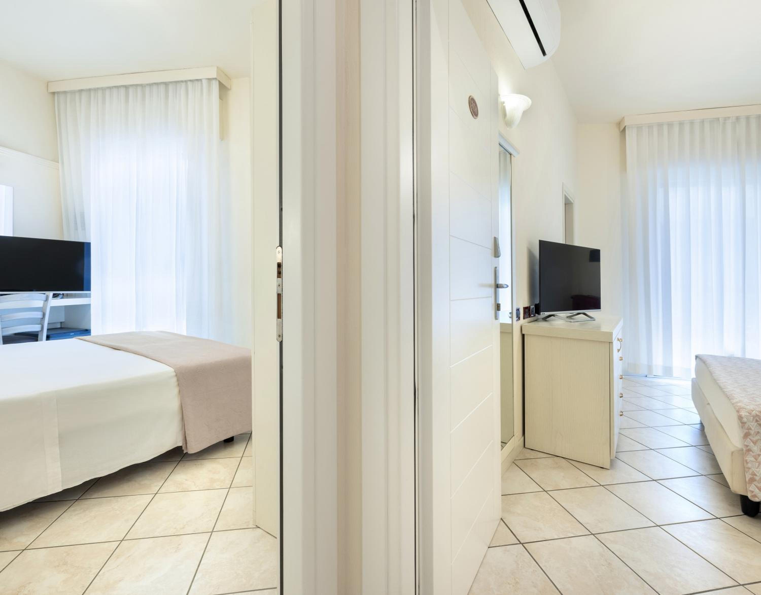 Double Room with Sea View photo 3