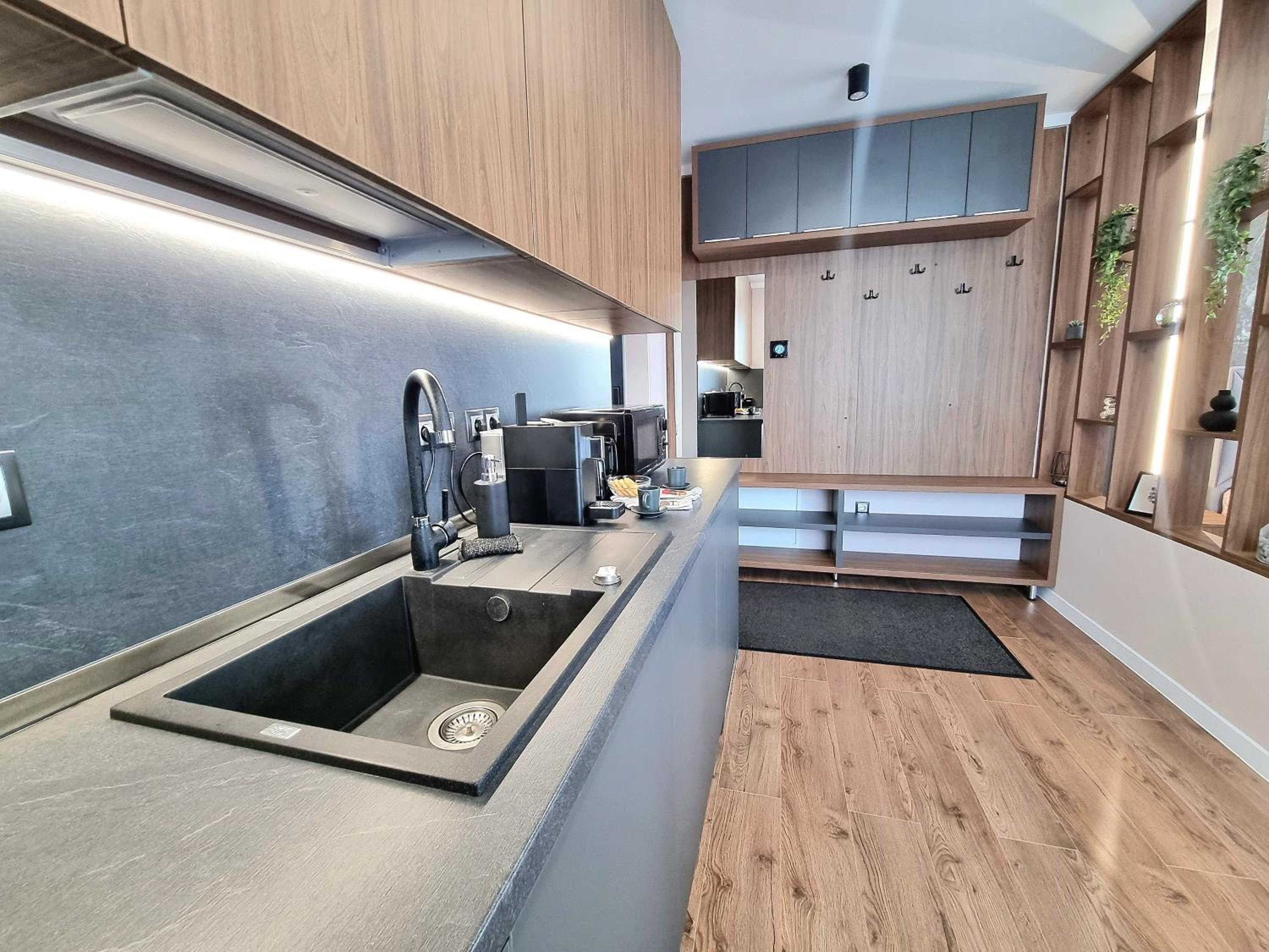 Deluxe Apartment - Photo 16