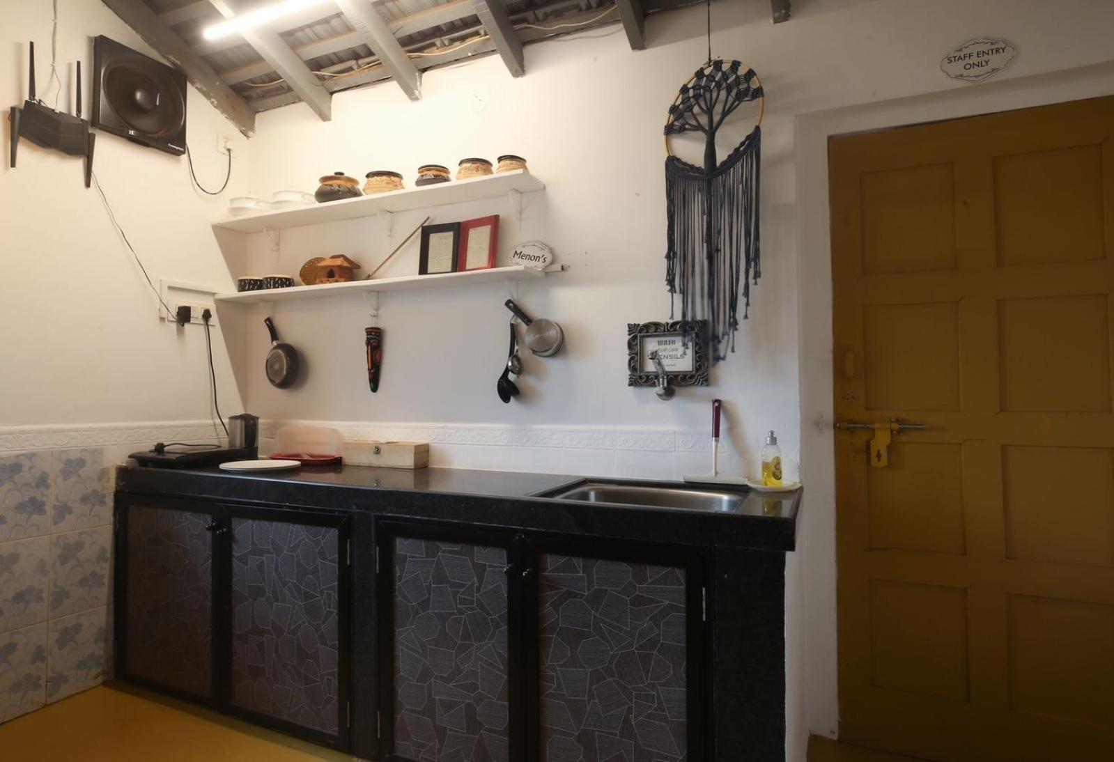 Double Room - Photo 5