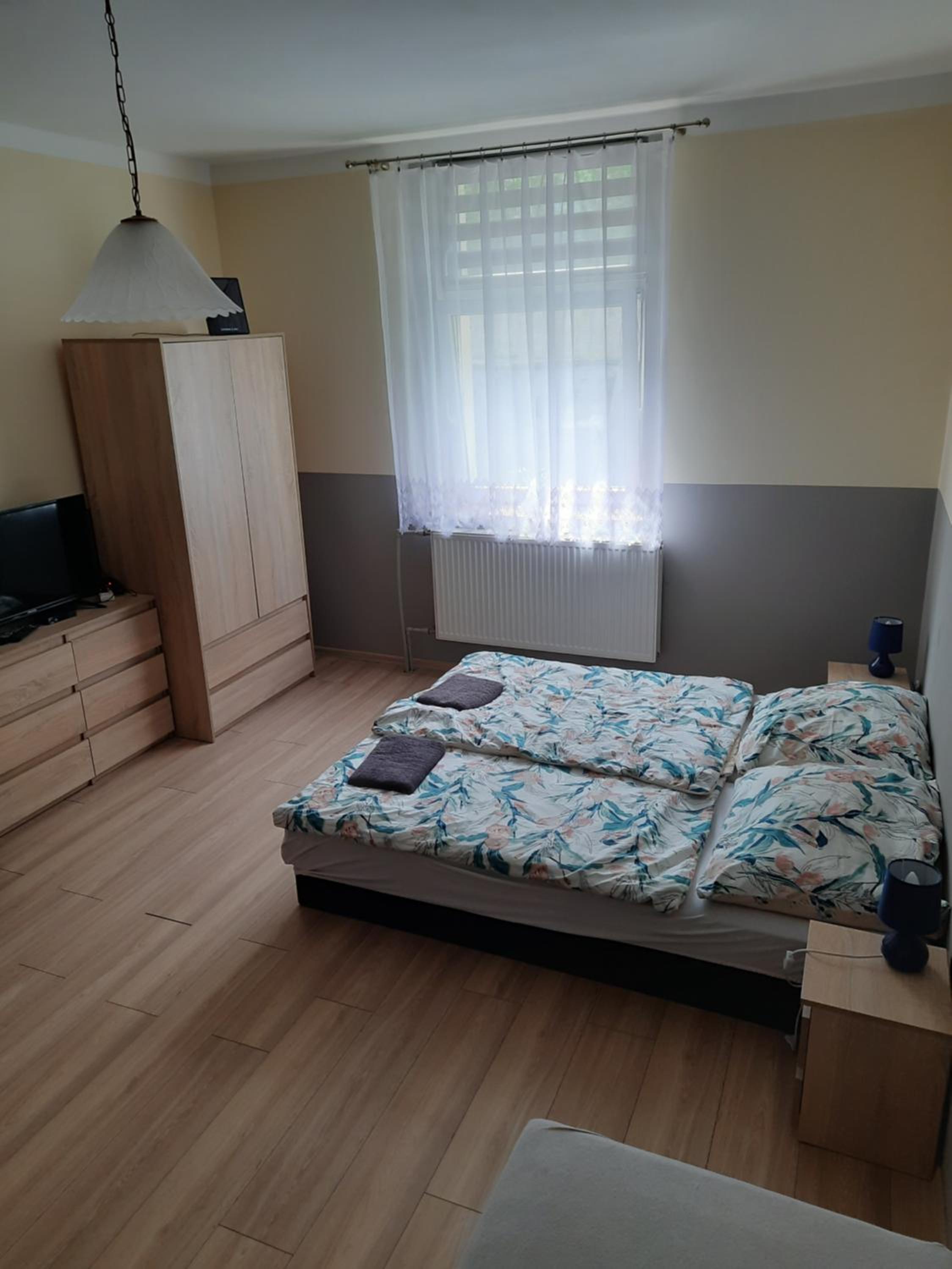 Twin Room with Bathroom - Photo 4