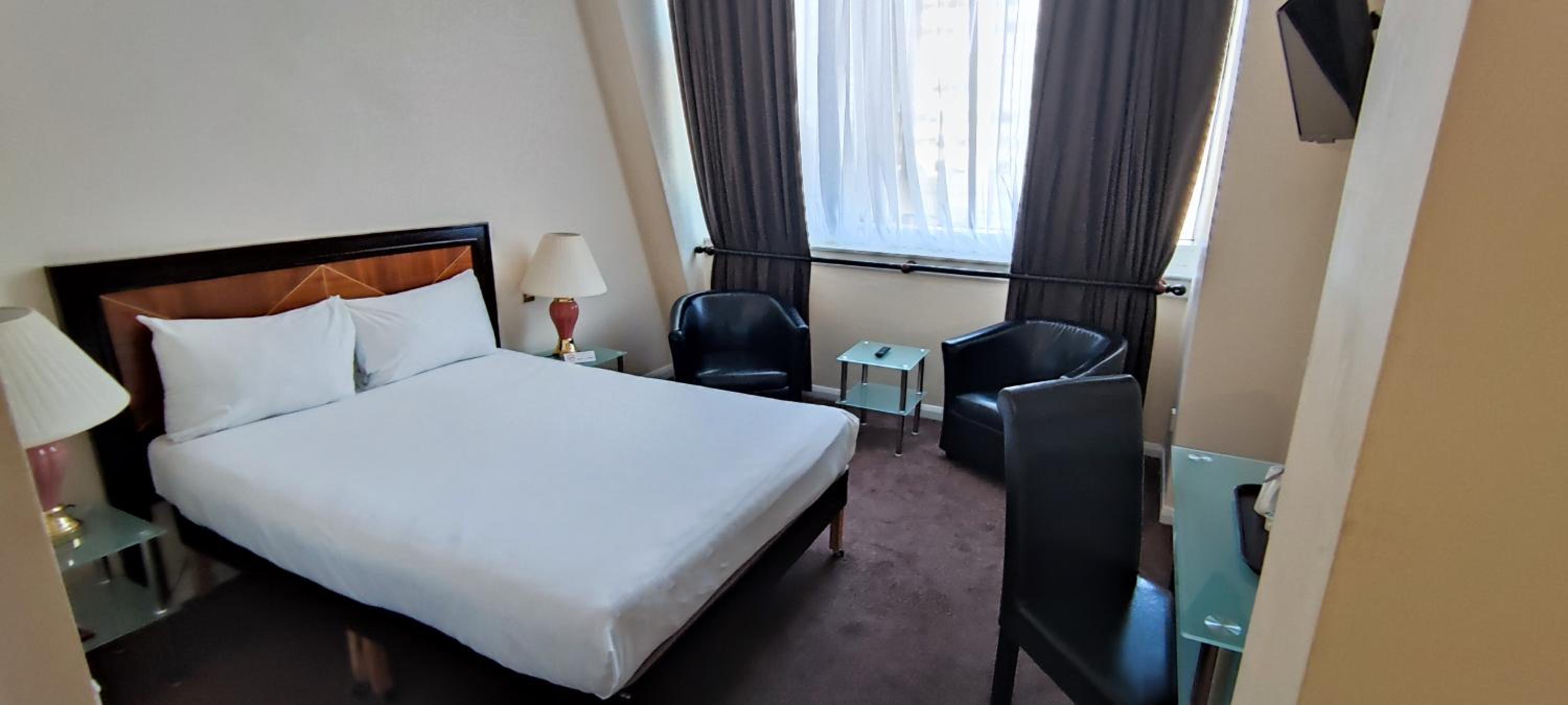 Double Room - Photo 2
