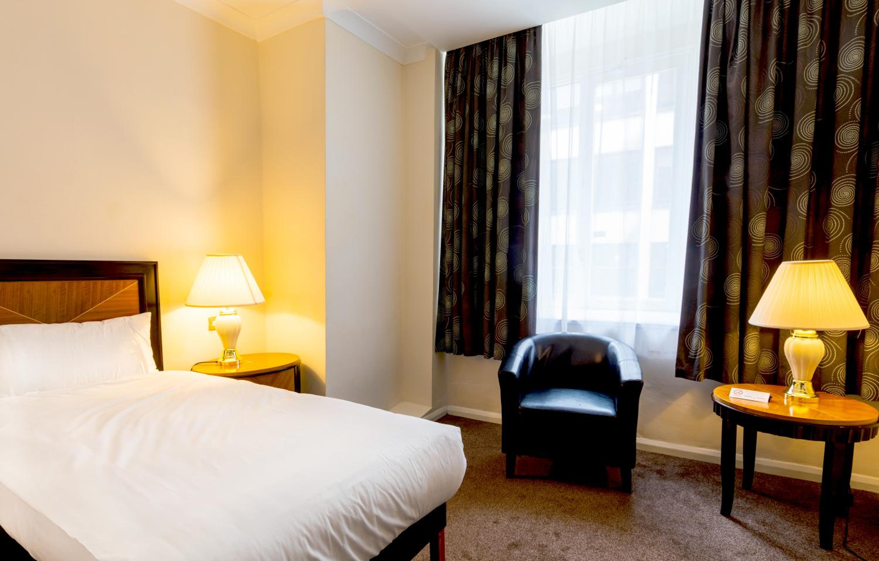 Standard Single Room - Photo 5