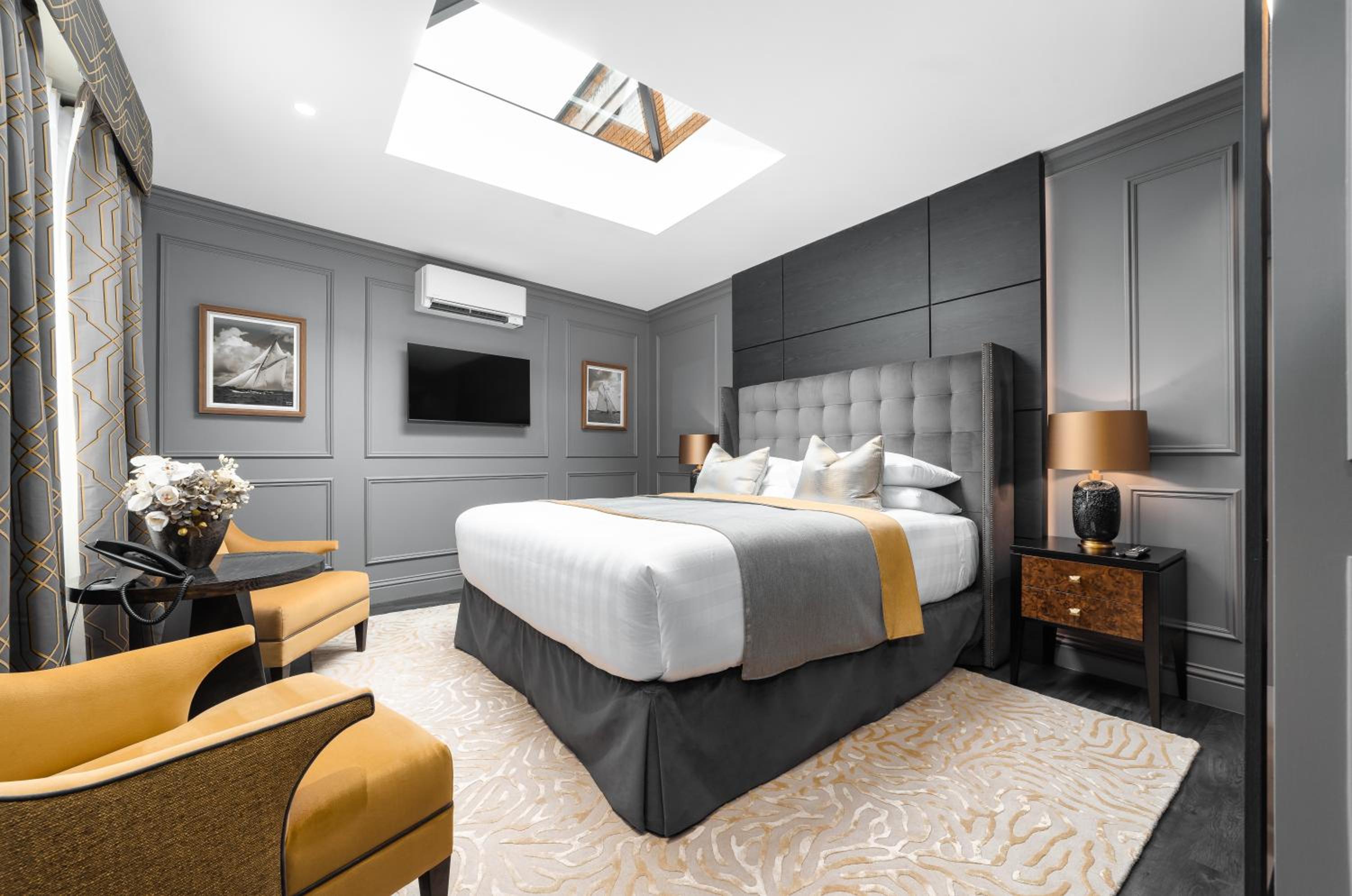 Superior King Room