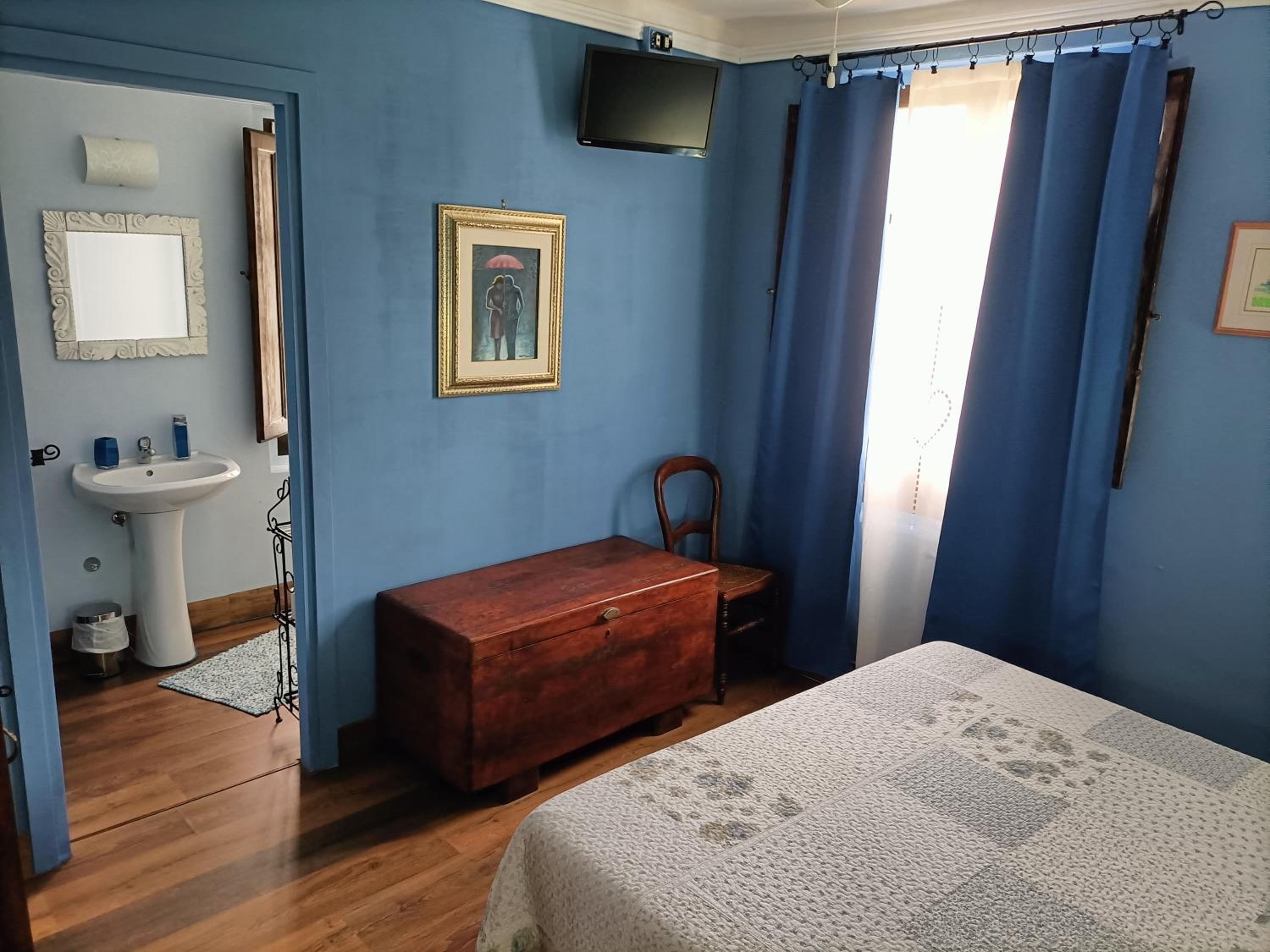 Double Room with Private Bathroom photo 1