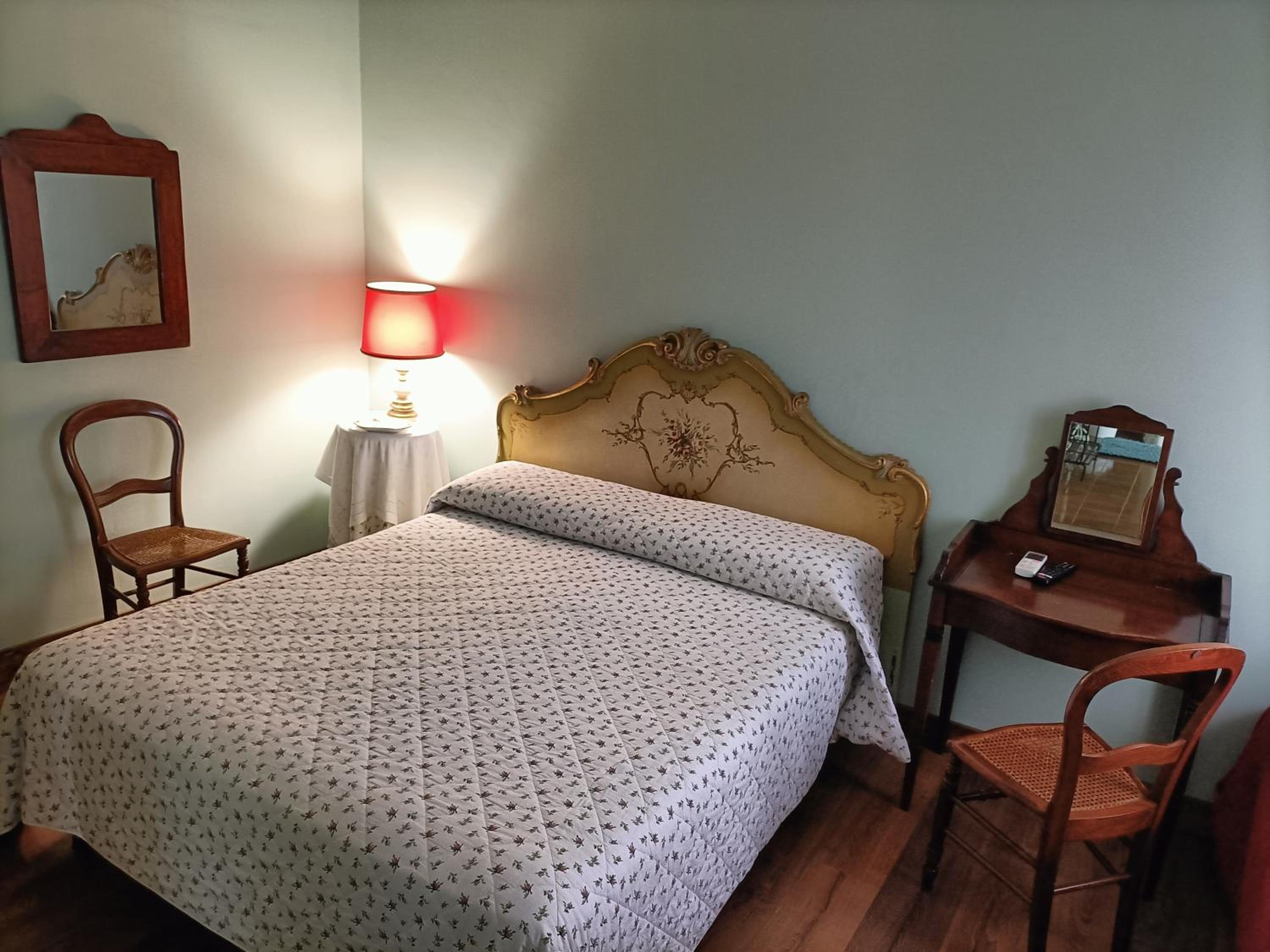 Double Room with Private Bathroom photo 2