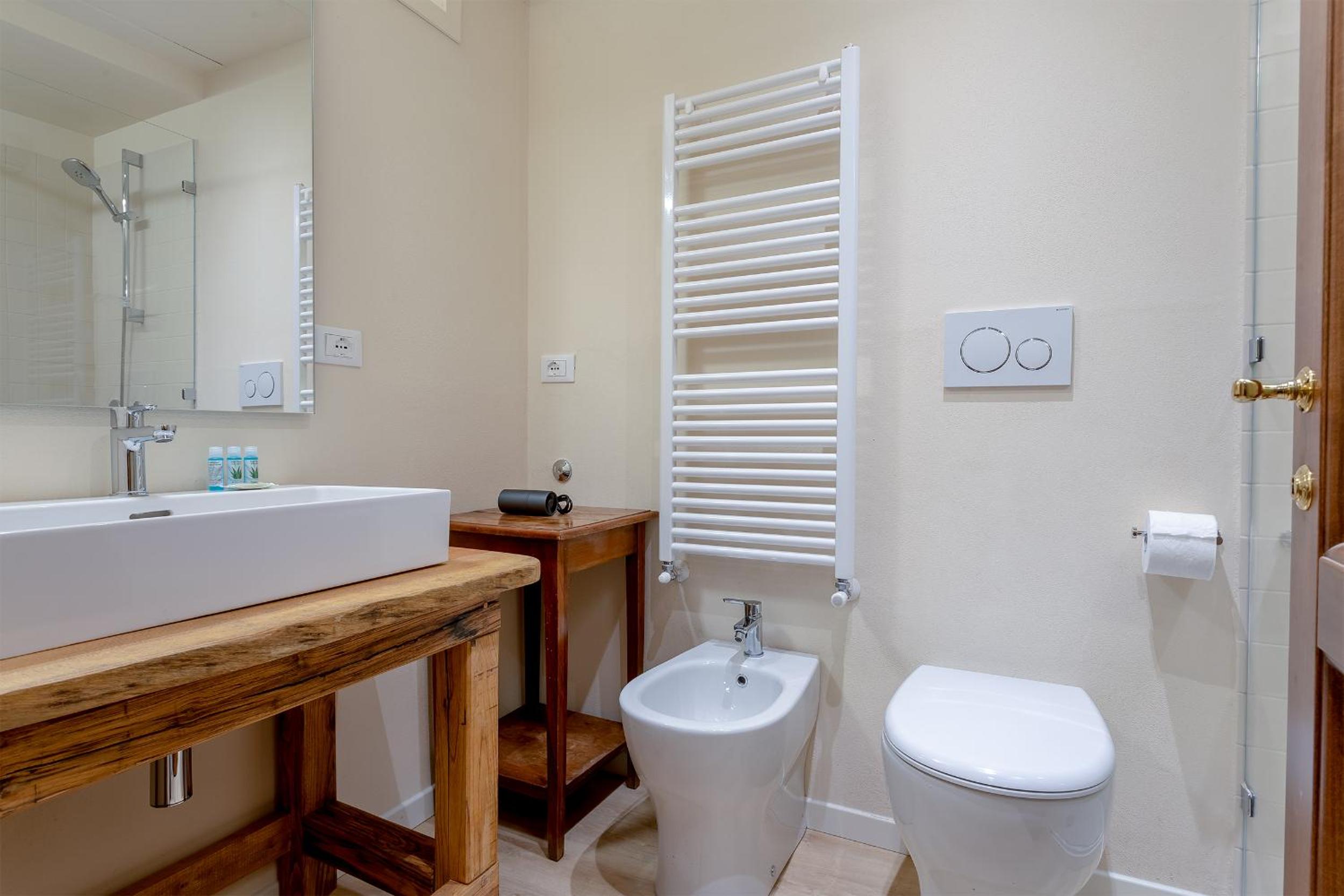 Deluxe Junior Suite photo 2